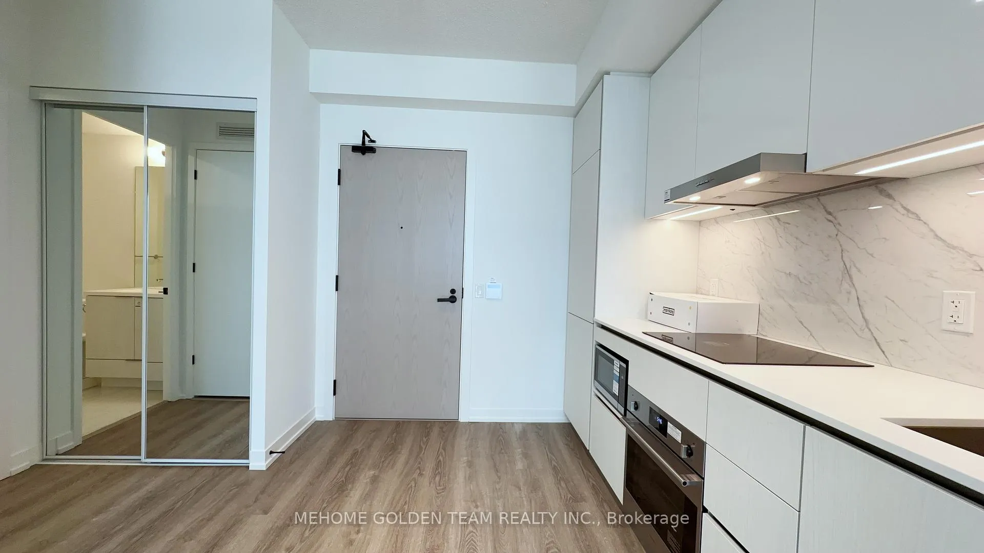 Photo 6 of Unit 3505, 8 Interchange Way, Vaughan, Vaughan Corporate Centre — HOMEH