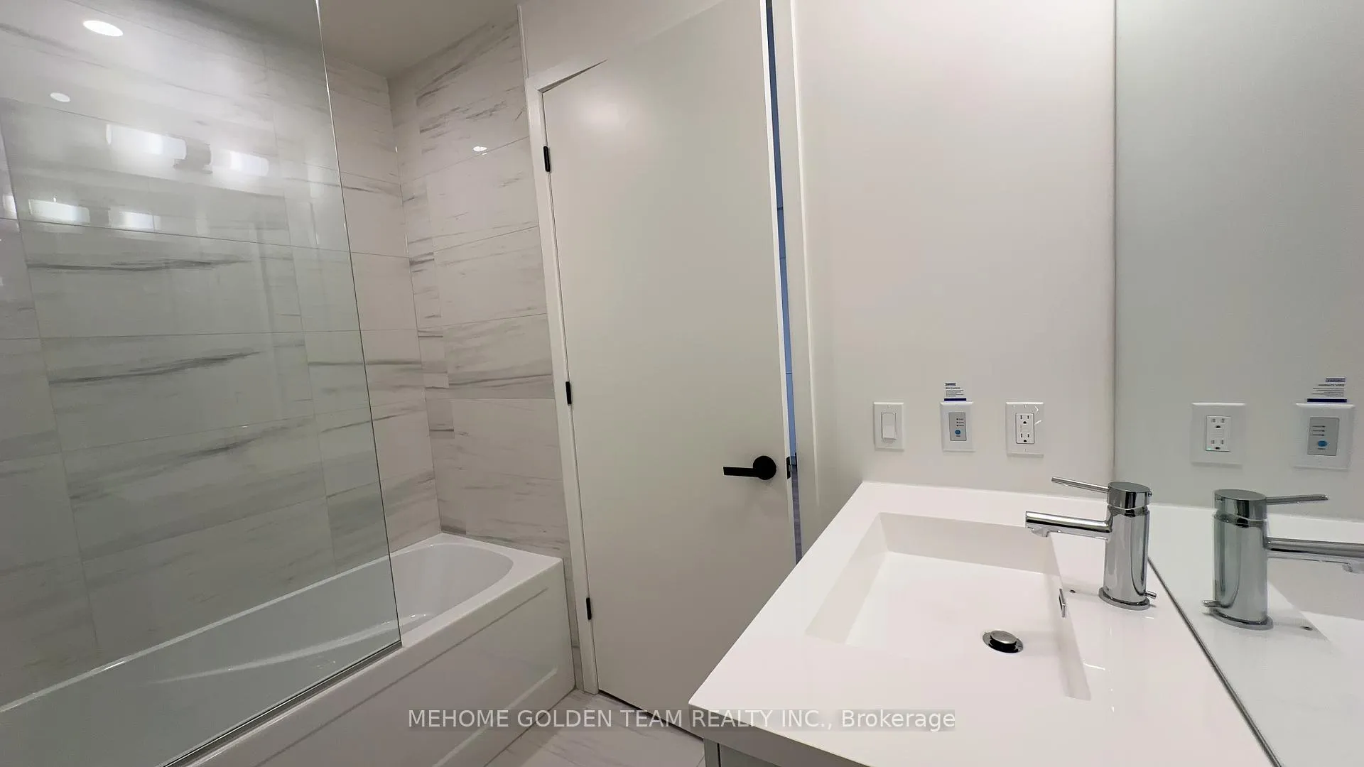 Photo 11 of Unit 3505, 8 Interchange Way, Vaughan, Vaughan Corporate Centre — HOMEH