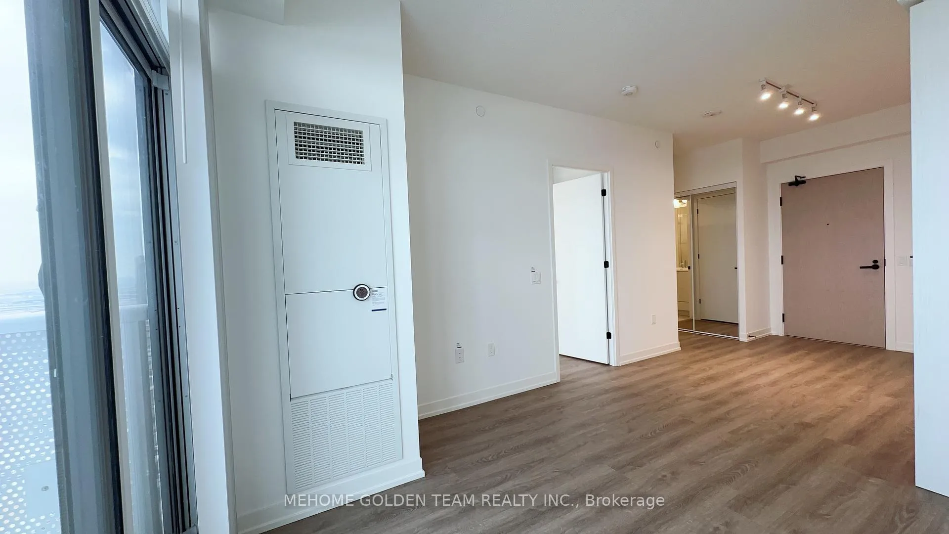 Photo 13 of Unit 3505, 8 Interchange Way, Vaughan, Vaughan Corporate Centre — HOMEH