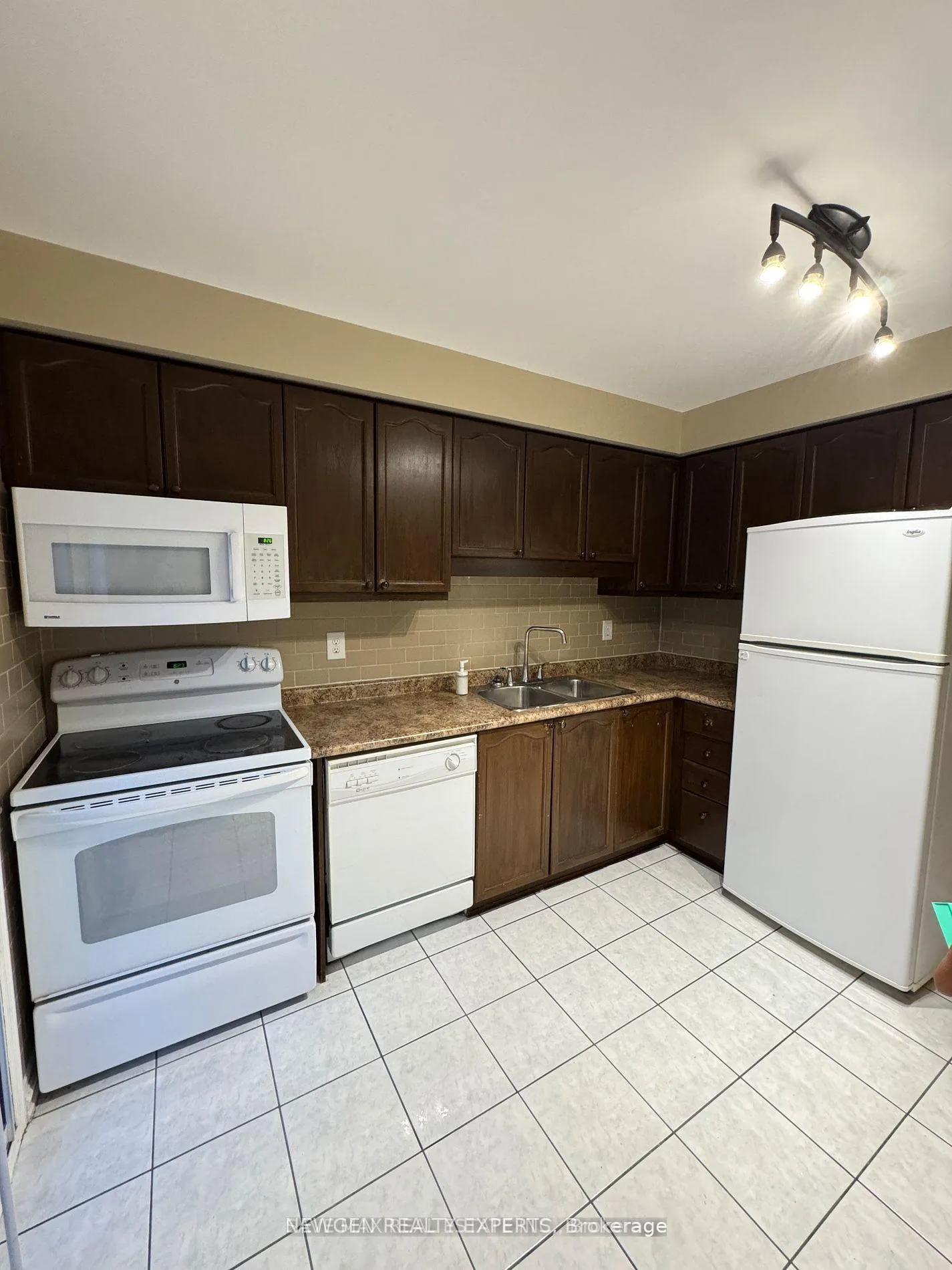 Photo 8 of 29 Fernbank Place, Whitby, Pringle Creek — HOMEH