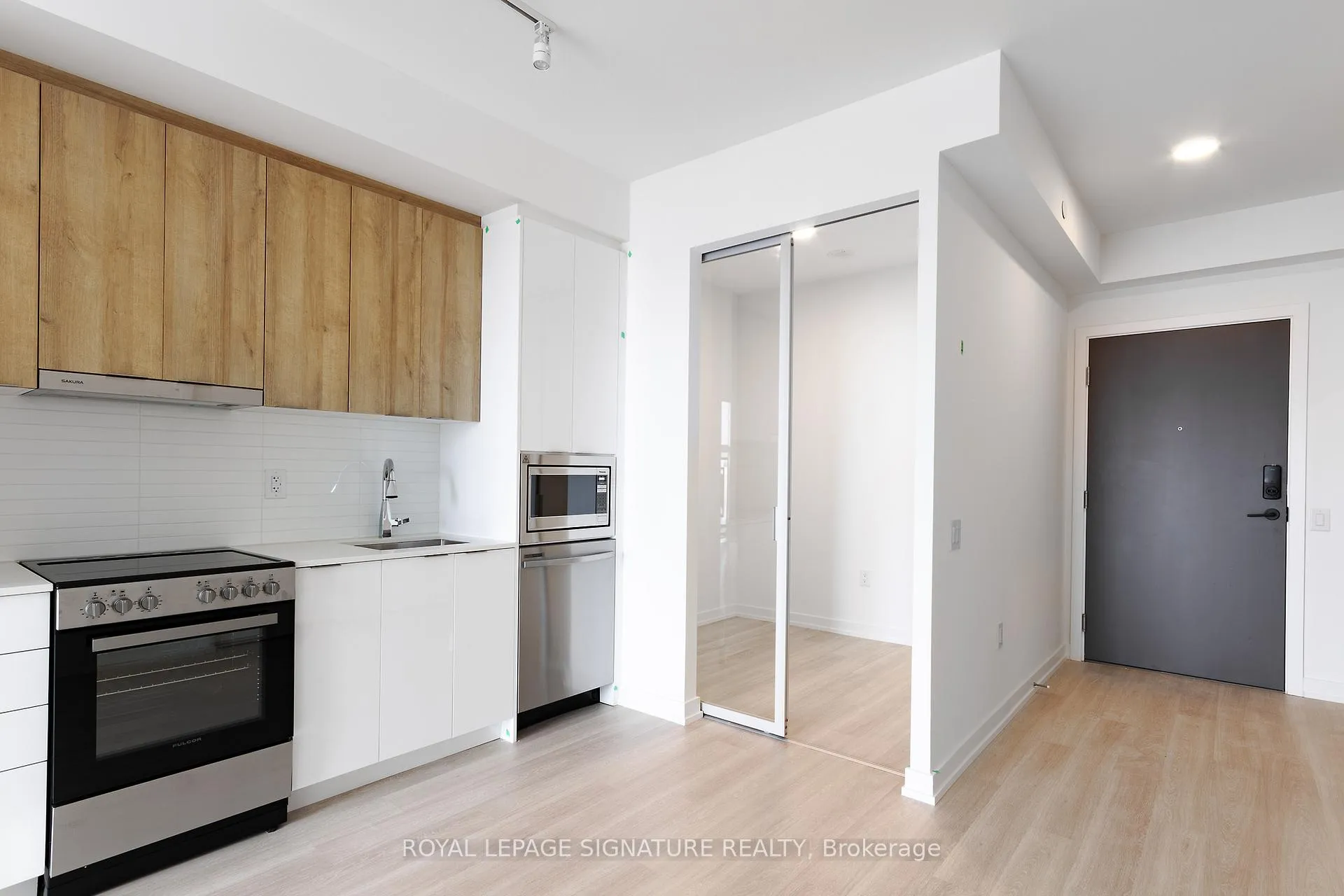 Photo 13 of Unit A806, 9763 Markham Road, Markham, Greensborough — HOMEH