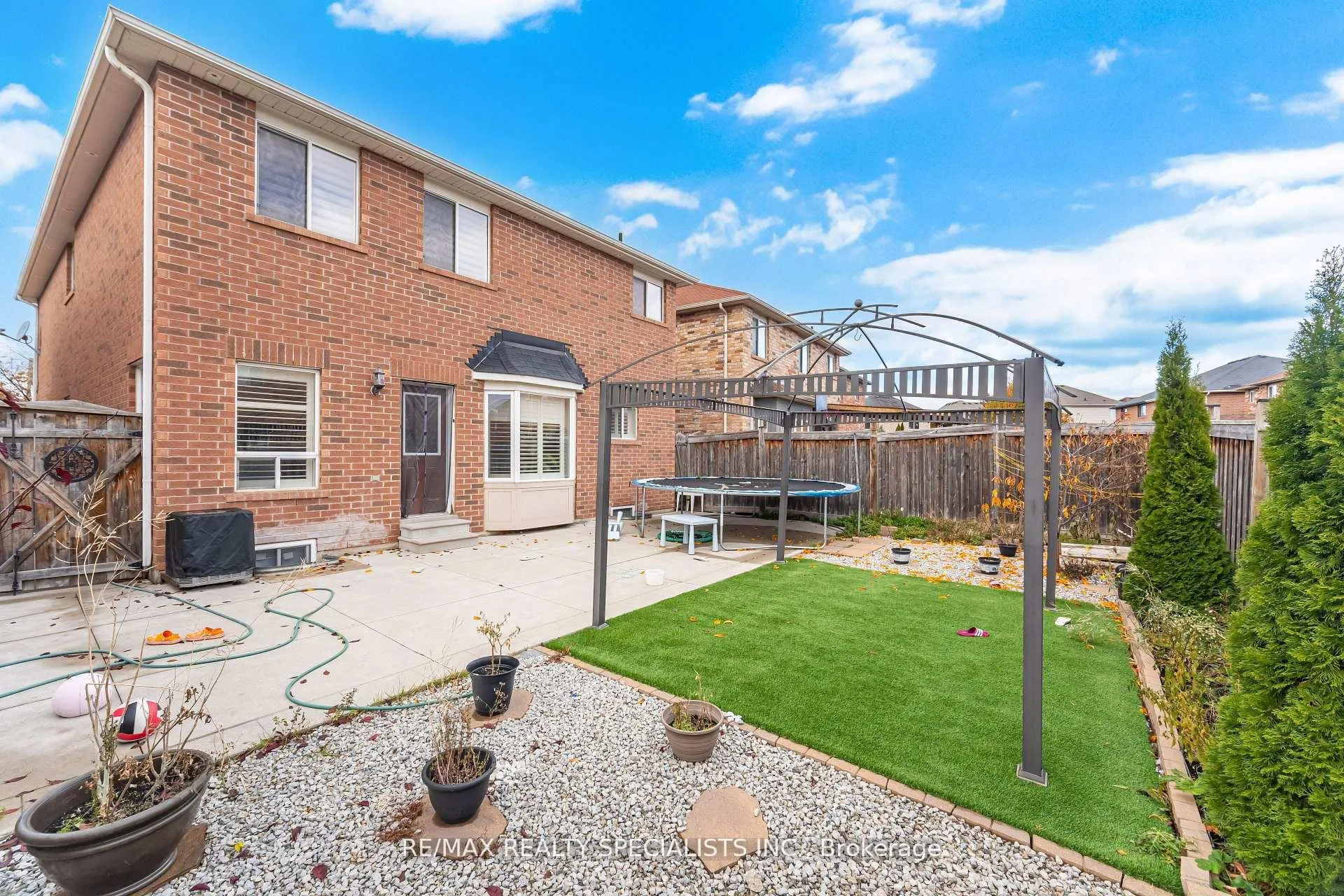 Photo 10 of 23 Personna Circle, Brampton, Credit Valley — HOMEH