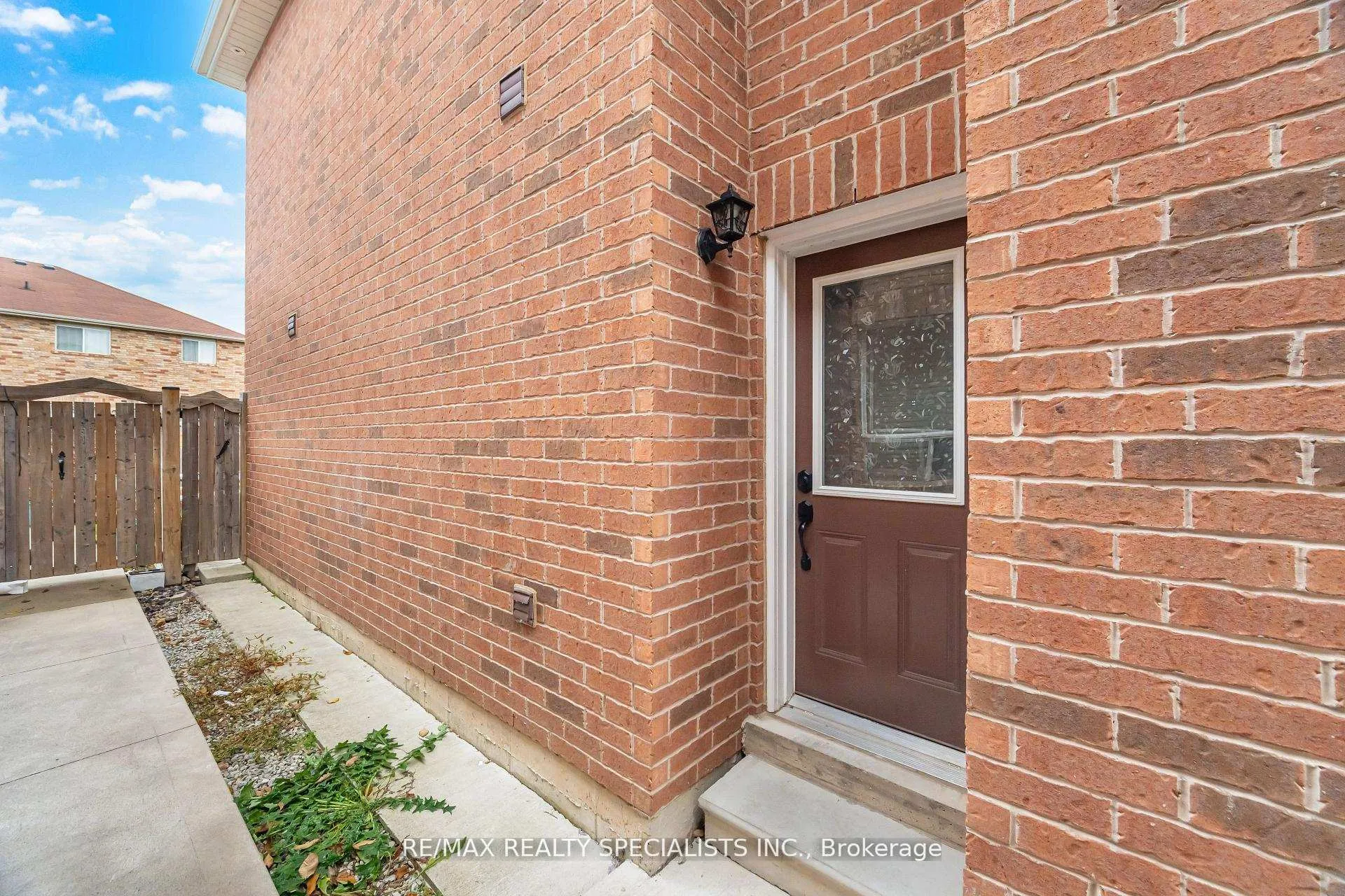 Photo 11 of 23 Personna Circle, Brampton, Credit Valley — HOMEH