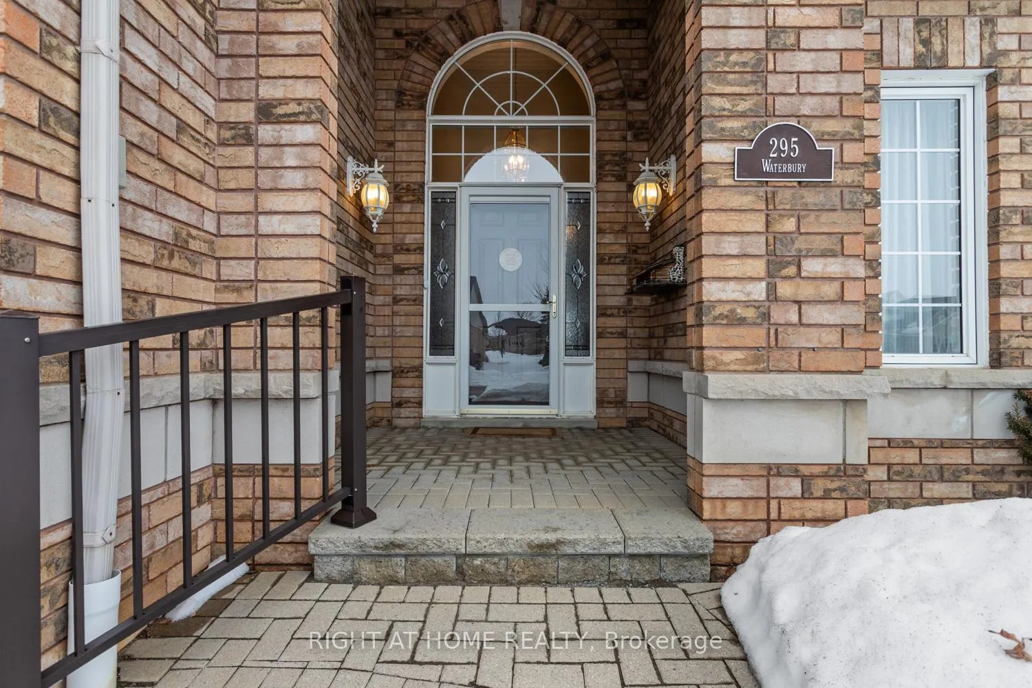 Photo 2 of 295 Waterbury Crescent, Scugog, Port Perry — HOMEH