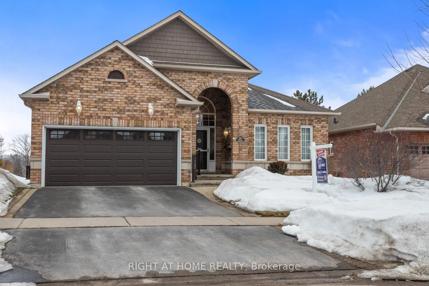 Photo 4 of 295 Waterbury Crescent, Scugog, Port Perry — HOMEH