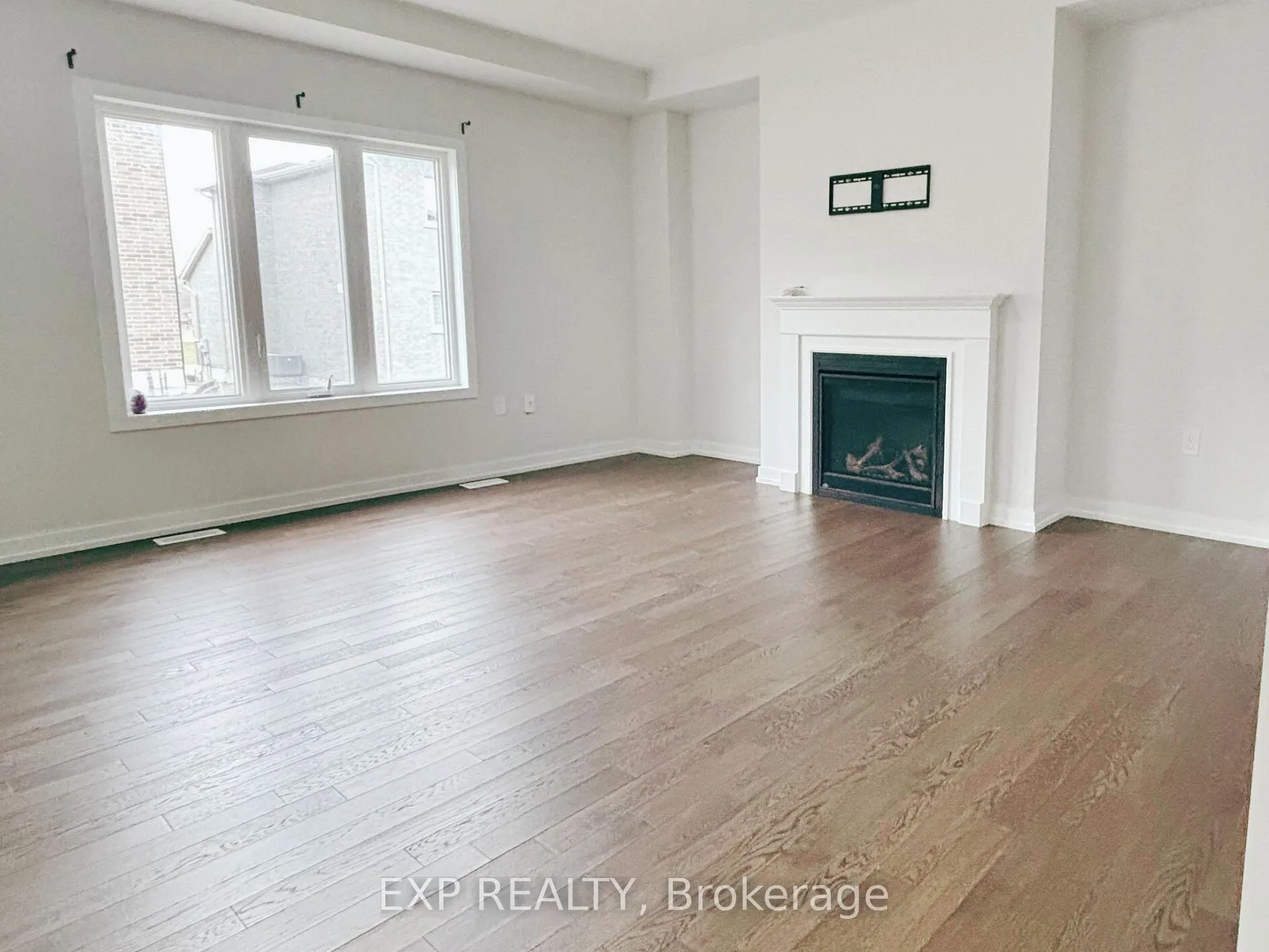 Photo 5 of 23 Bird Street, Norfolk, Simcoe — HOMEH