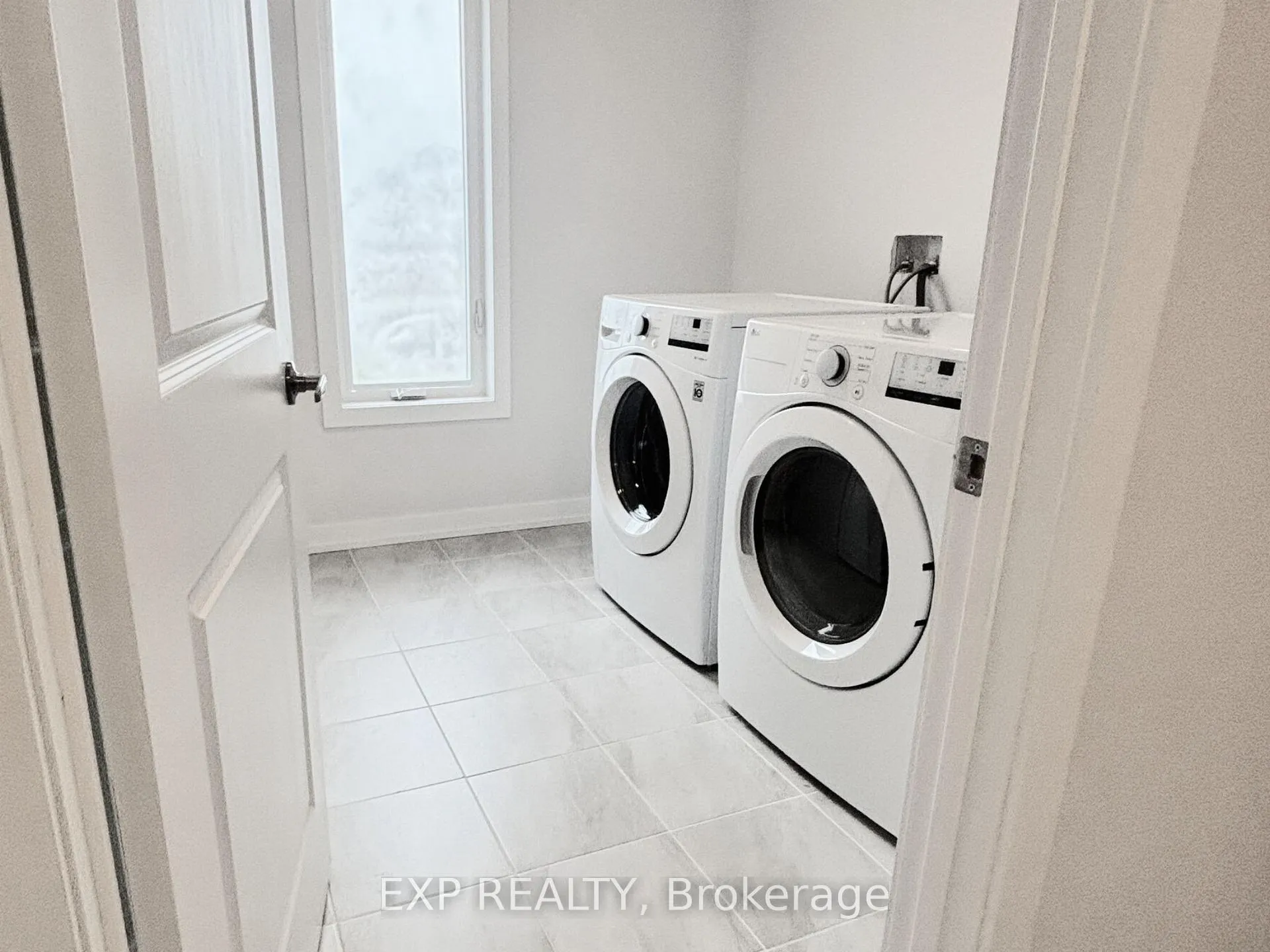 Photo 24 of 23 Bird Street, Norfolk, Simcoe — HOMEH