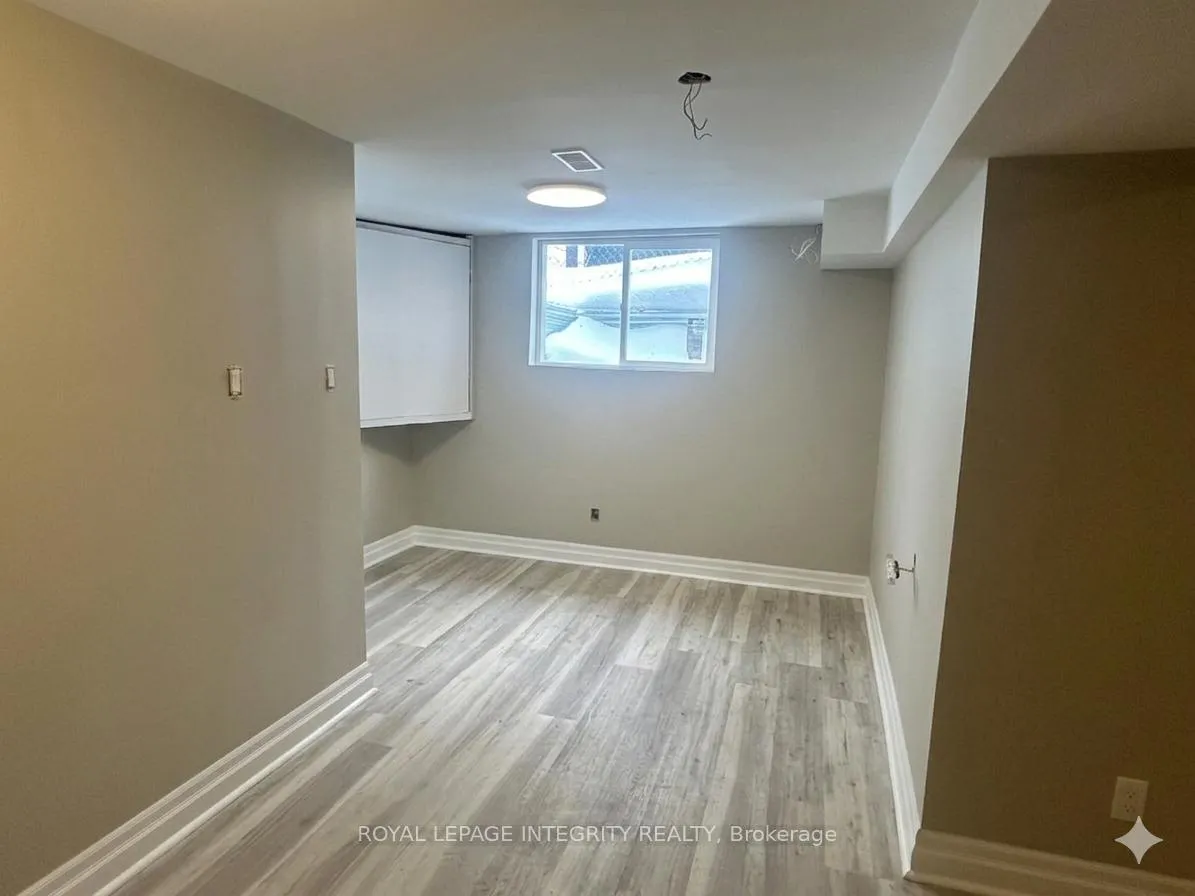 Photo 3 of Unit B, 1398 Jamison Avenue, Ottawa, Bilberry Creek/Queenswood Heights — HOMEH