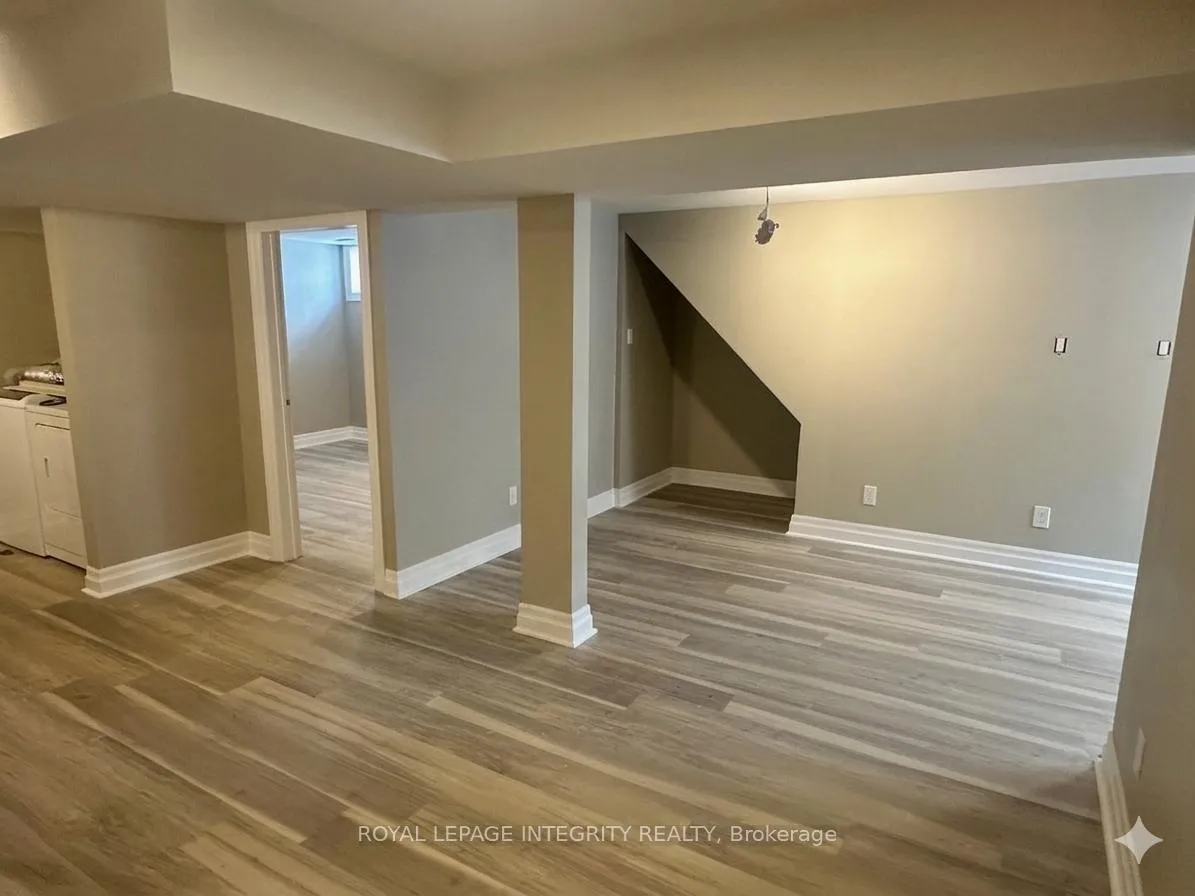 Photo 5 of Unit B, 1398 Jamison Avenue, Ottawa, Bilberry Creek/Queenswood Heights — HOMEH