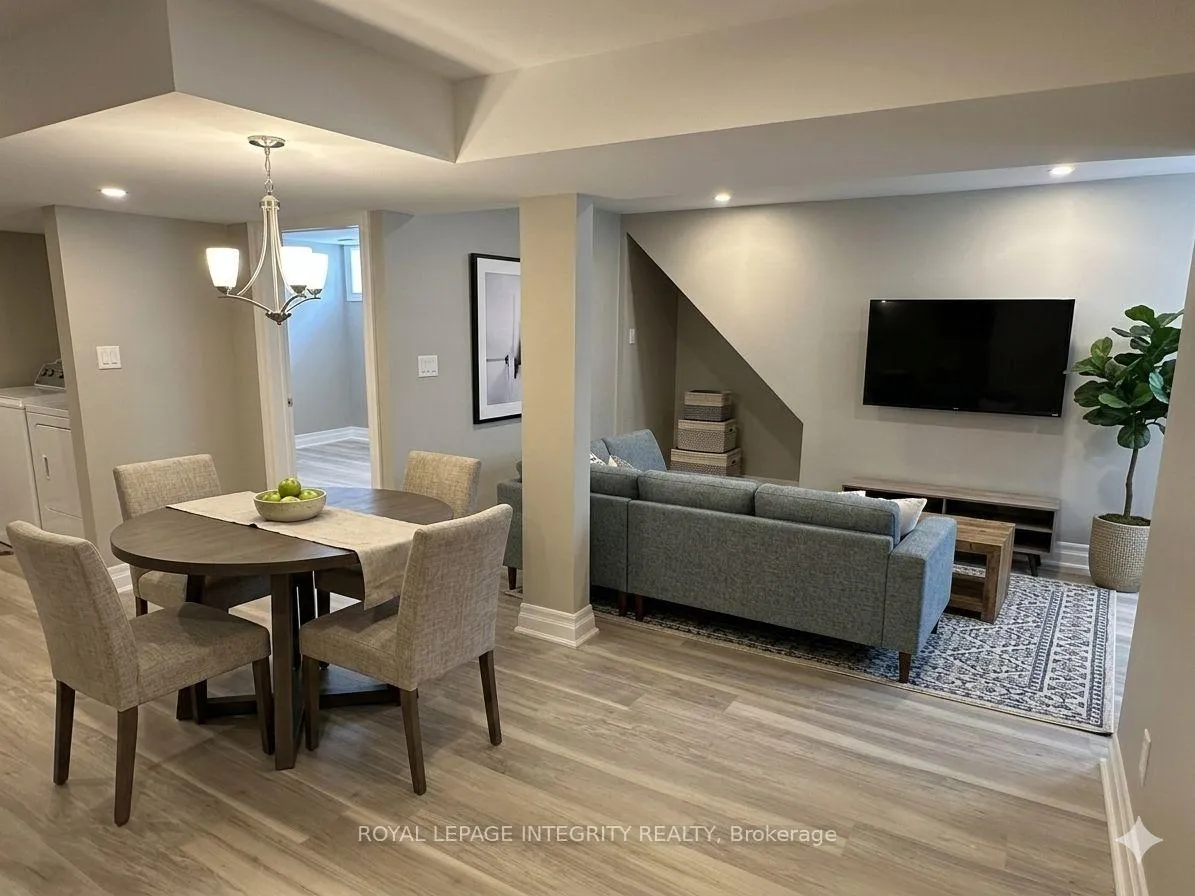 Photo 6 of Unit B, 1398 Jamison Avenue, Ottawa, Bilberry Creek/Queenswood Heights — HOMEH