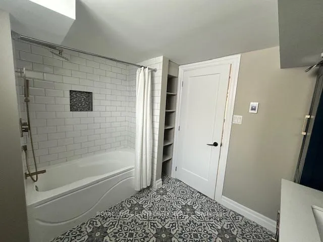 Photo 11 of Unit B, 1398 Jamison Avenue, Ottawa, Bilberry Creek/Queenswood Heights — HOMEH