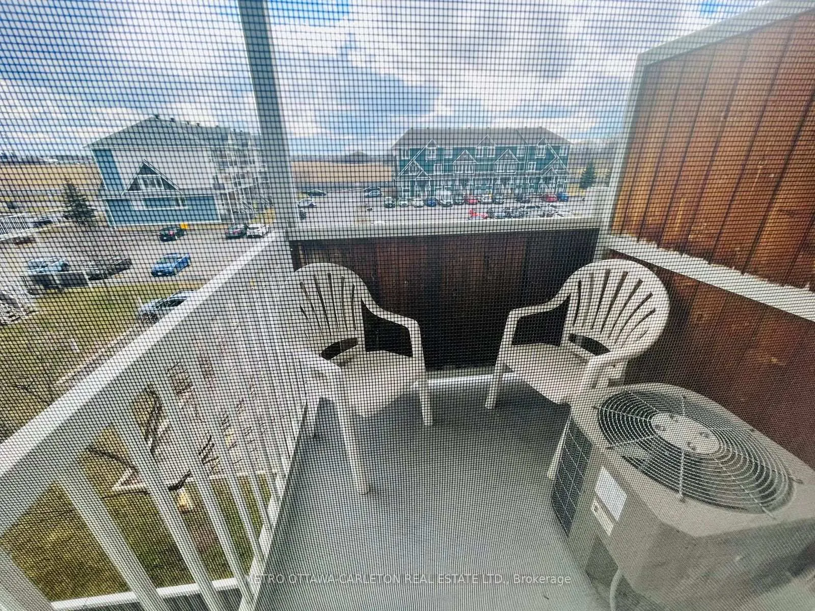Photo 5 of 268 Meadowbreeze Drive, Ottawa, Kanata - Emerald Meadows/Trailwest — HOMEH
