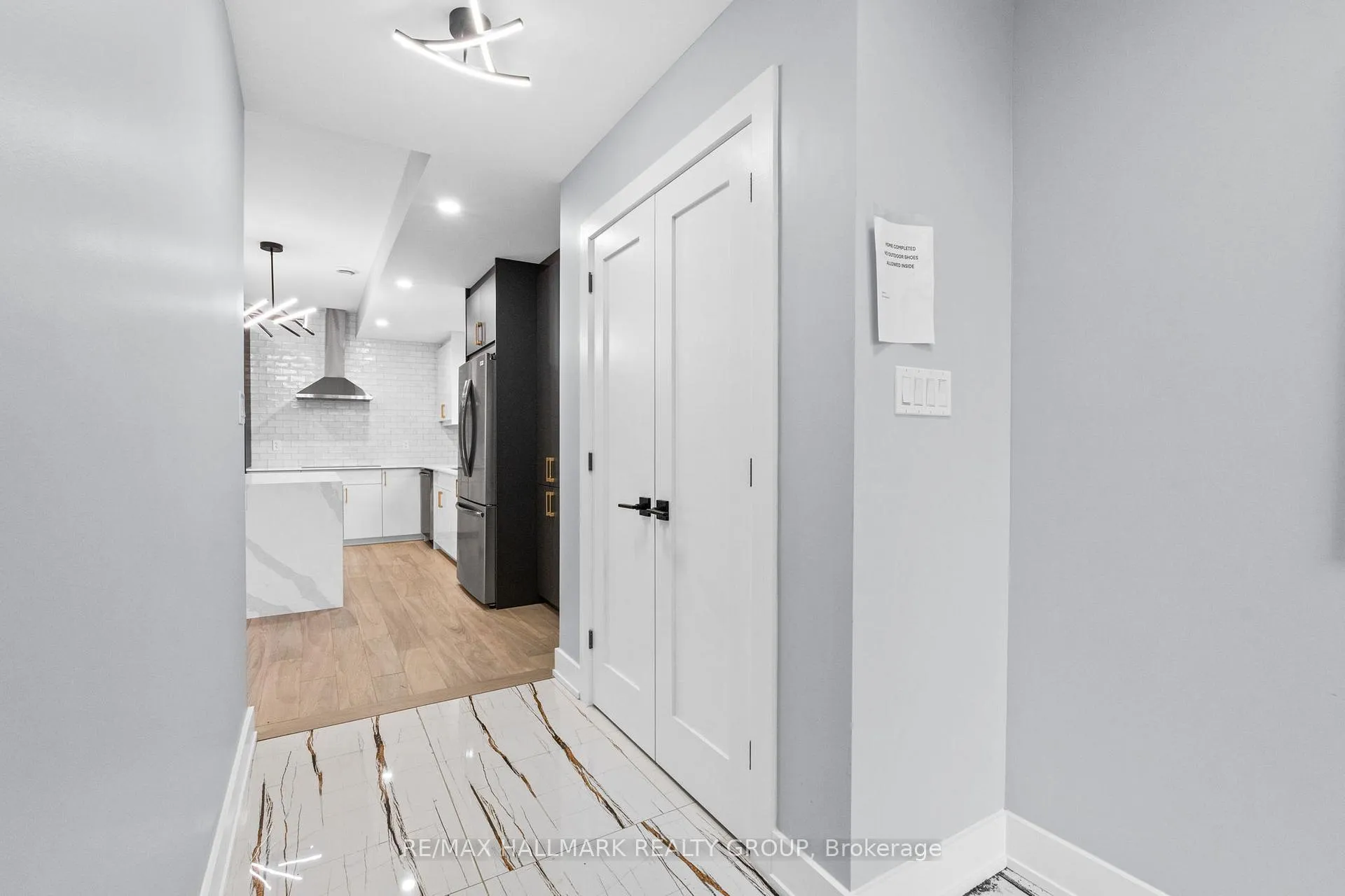 Photo 3 of Unit A, 886 Byron Avenue, Ottawa, McKellar/Highland — HOMEH