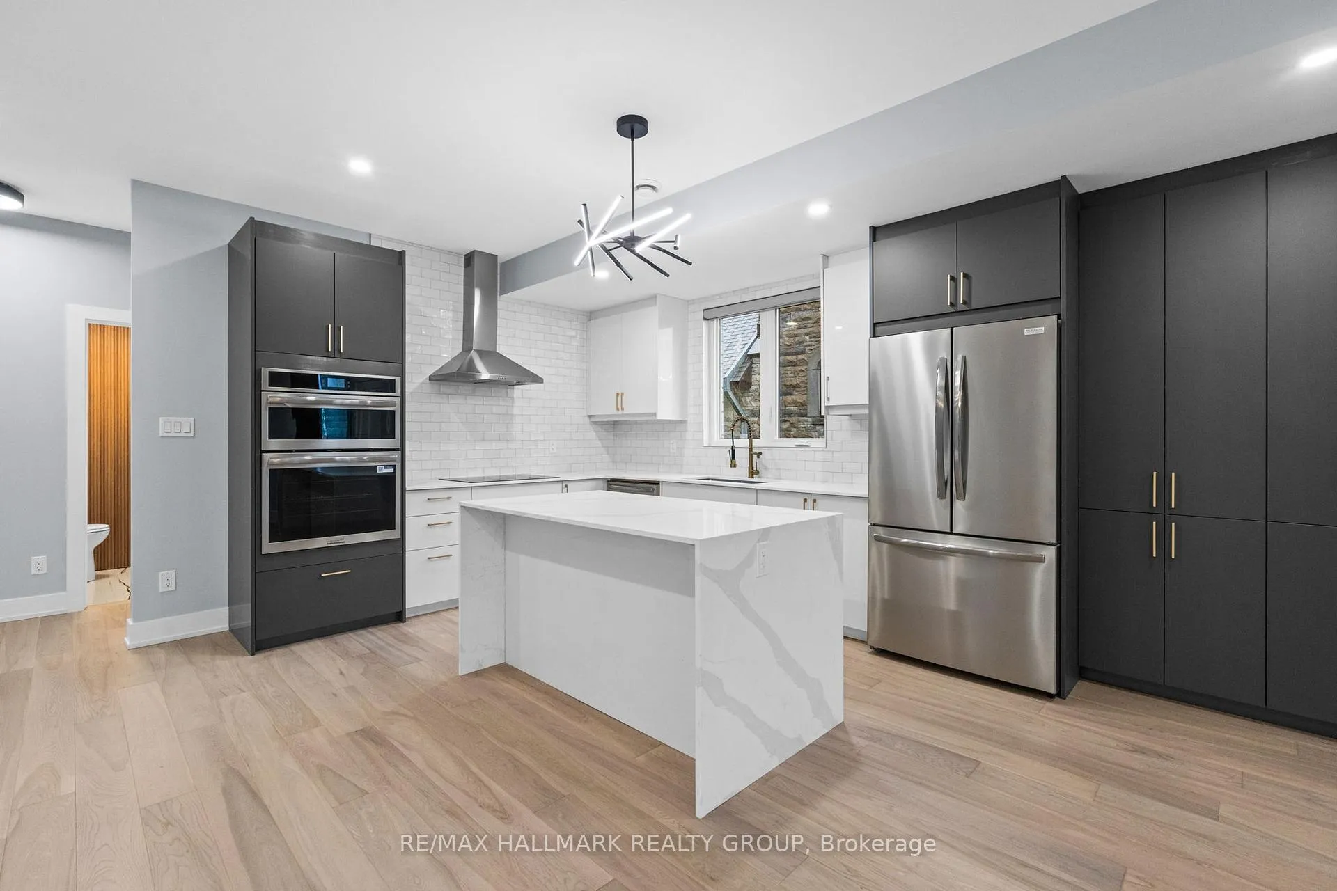 Photo 6 of Unit A, 886 Byron Avenue, Ottawa, McKellar/Highland — HOMEH