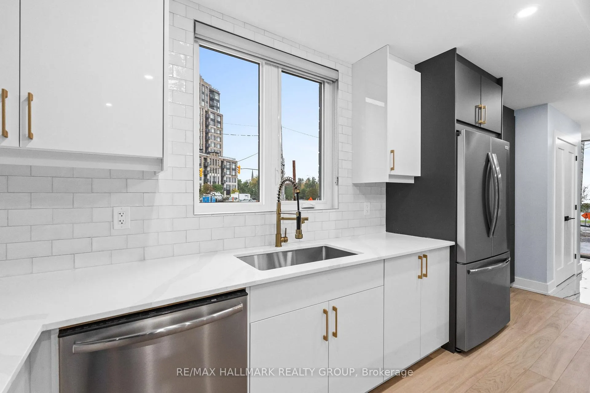 Photo 10 of Unit A, 886 Byron Avenue, Ottawa, McKellar/Highland — HOMEH
