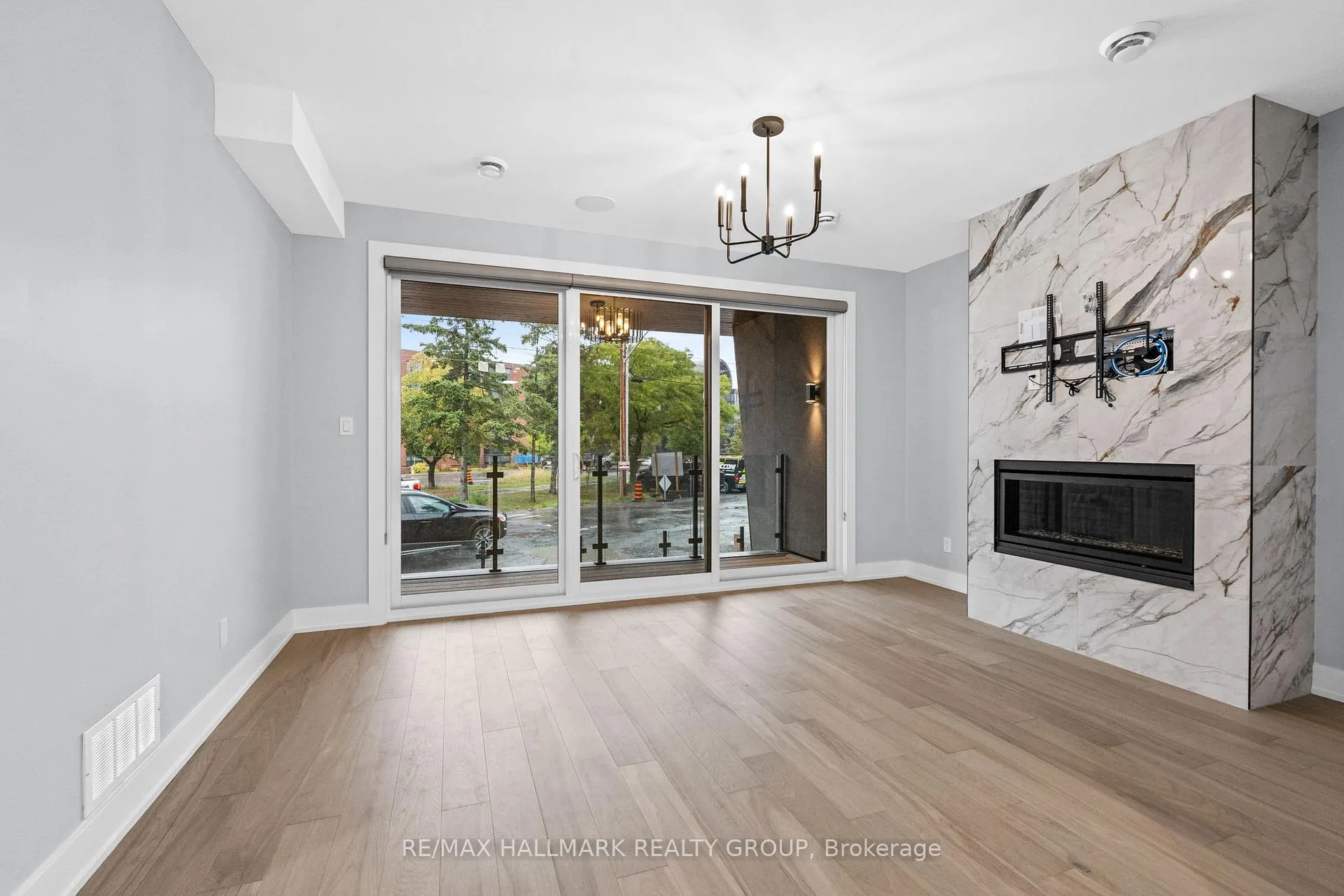Photo 11 of Unit A, 886 Byron Avenue, Ottawa, McKellar/Highland — HOMEH