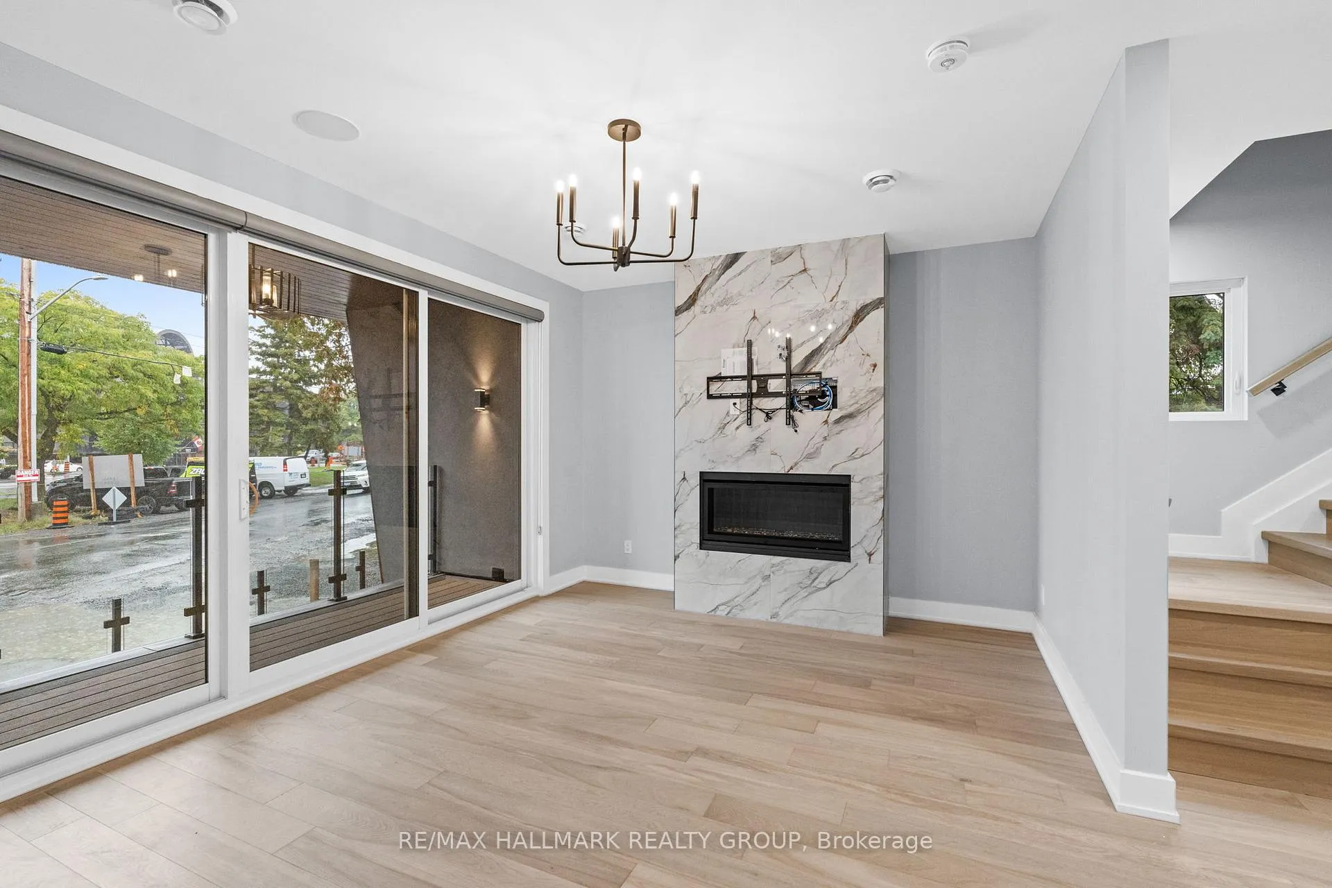 Photo 12 of Unit A, 886 Byron Avenue, Ottawa, McKellar/Highland — HOMEH