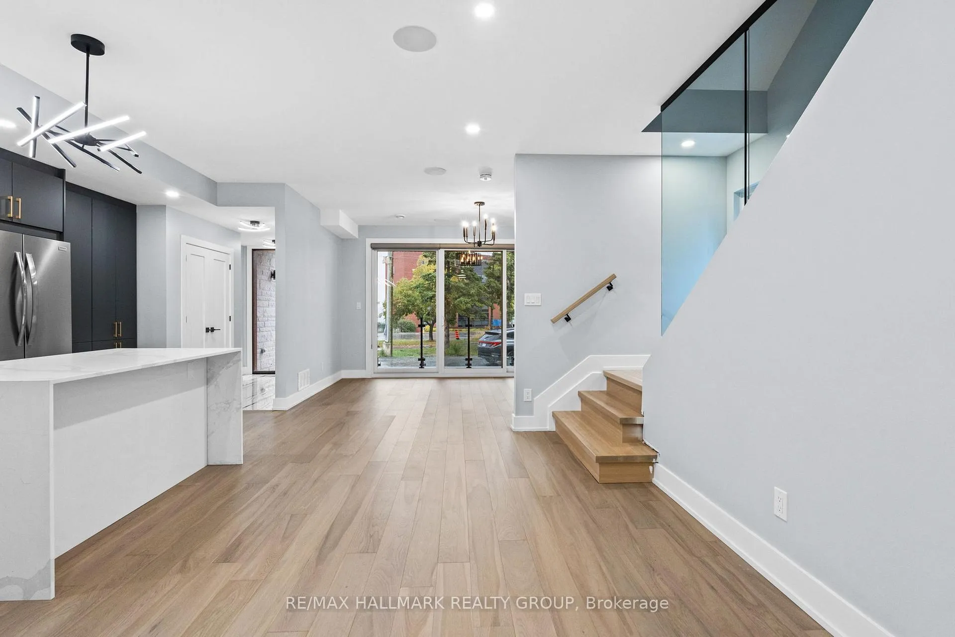 Photo 15 of Unit A, 886 Byron Avenue, Ottawa, McKellar/Highland — HOMEH