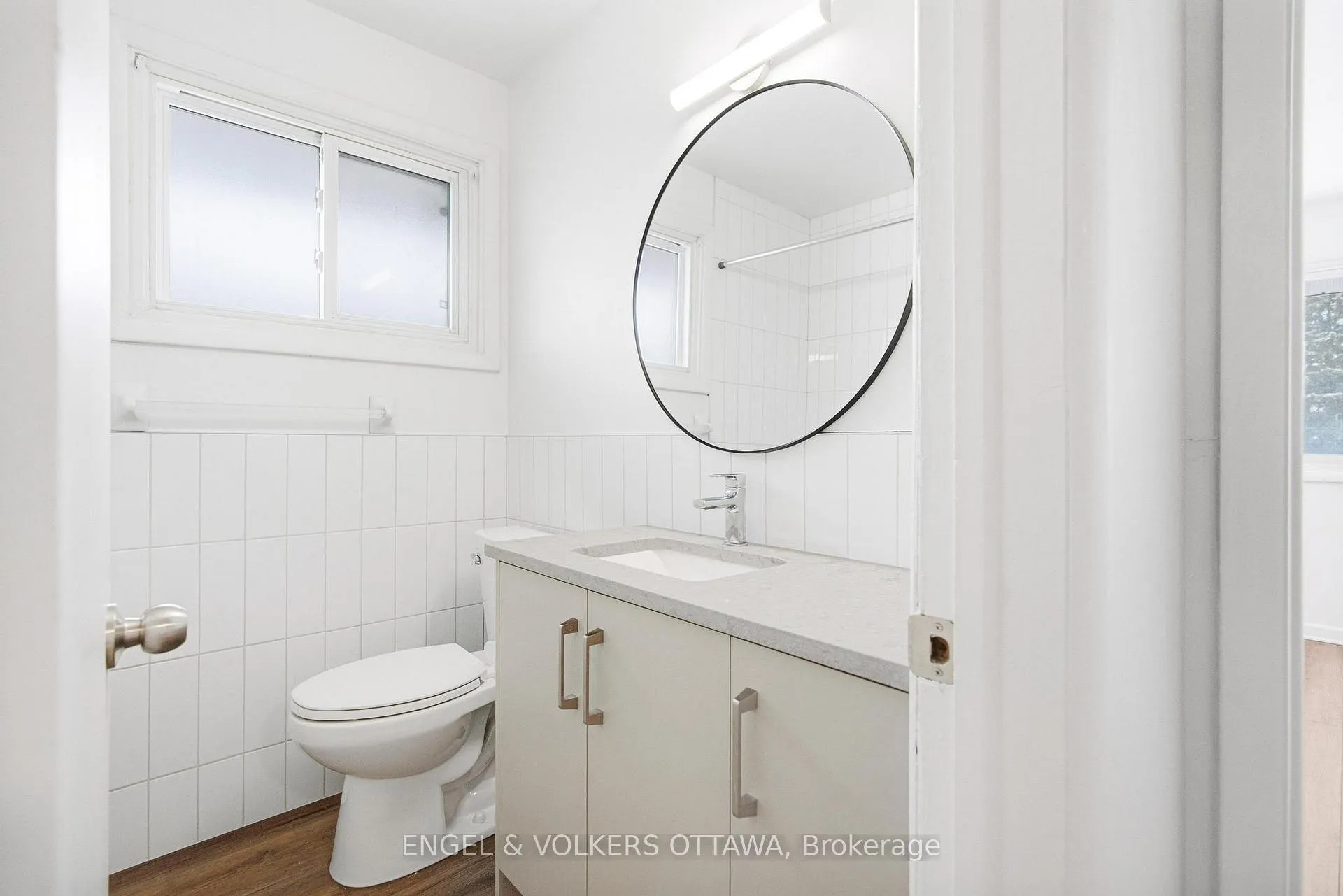 Photo 14 of Unit 2, 896 Pinewood Crescent, Ottawa, Britannia Heights — HOMEH
