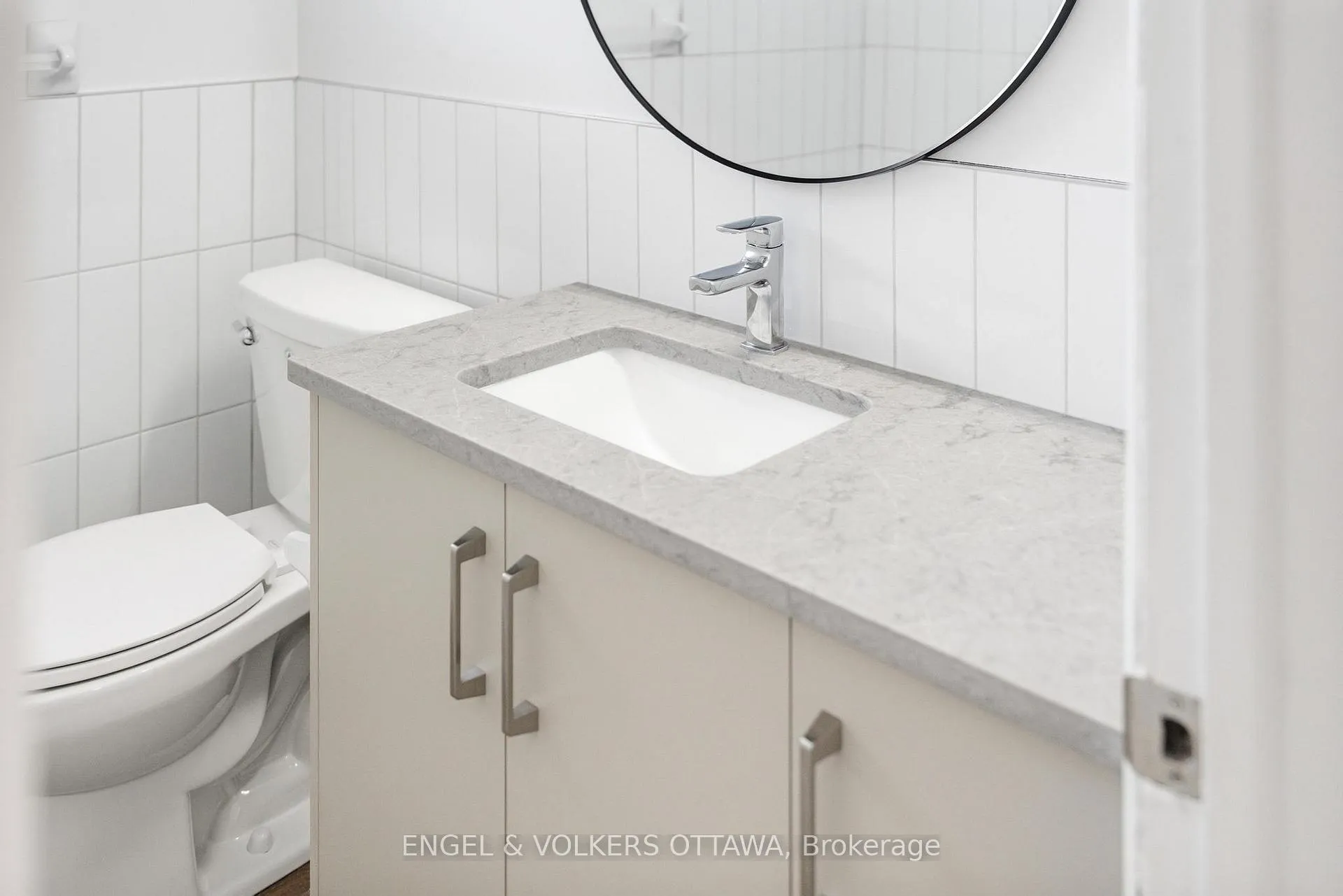 Photo 15 of Unit 2, 896 Pinewood Crescent, Ottawa, Britannia Heights — HOMEH