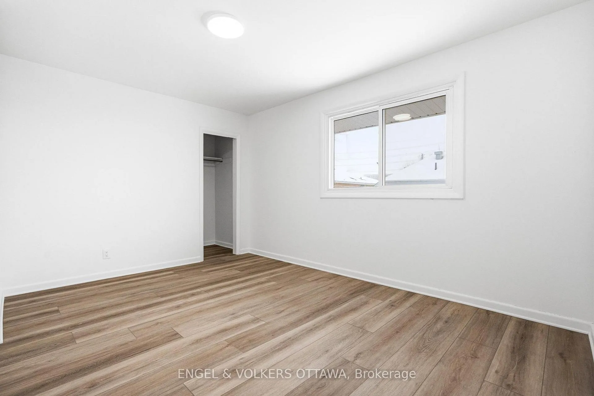 Photo 19 of Unit 2, 896 Pinewood Crescent, Ottawa, Britannia Heights — HOMEH