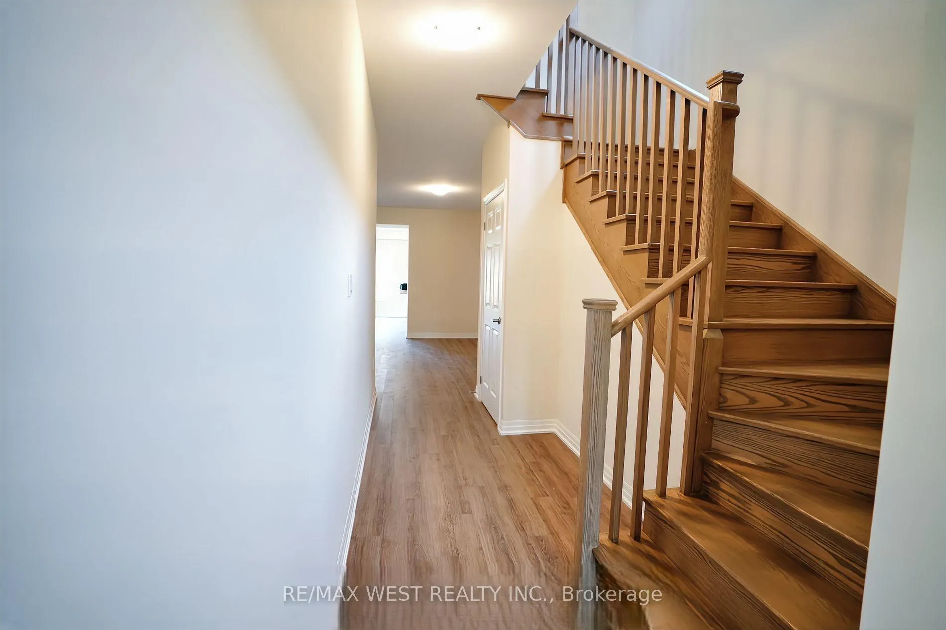 Photo 5 of 7 Stennett Drive, Georgina, Keswick North — HOMEH