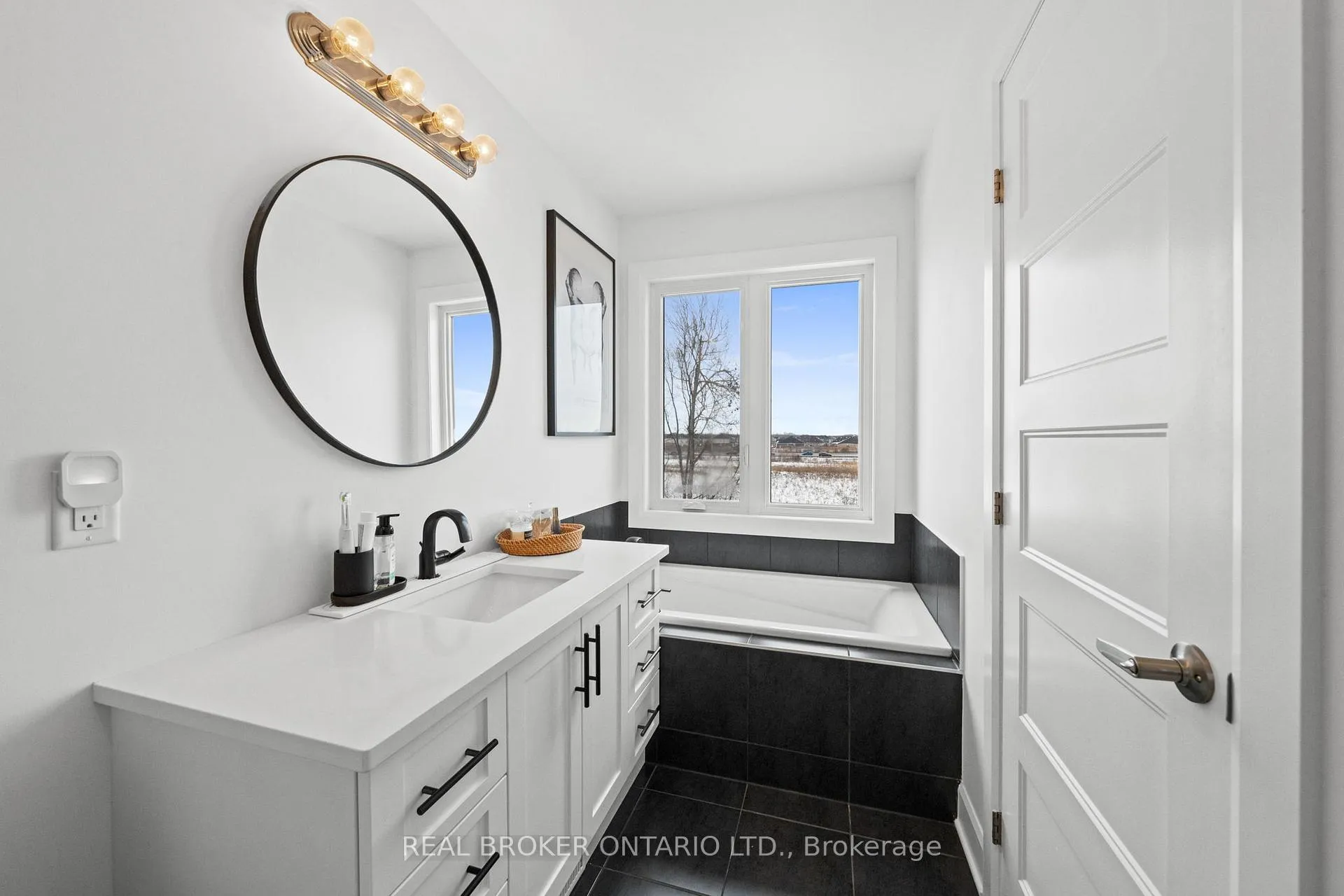 Photo 17 of 49 Mcphail Road, Carleton Place — HOMEH