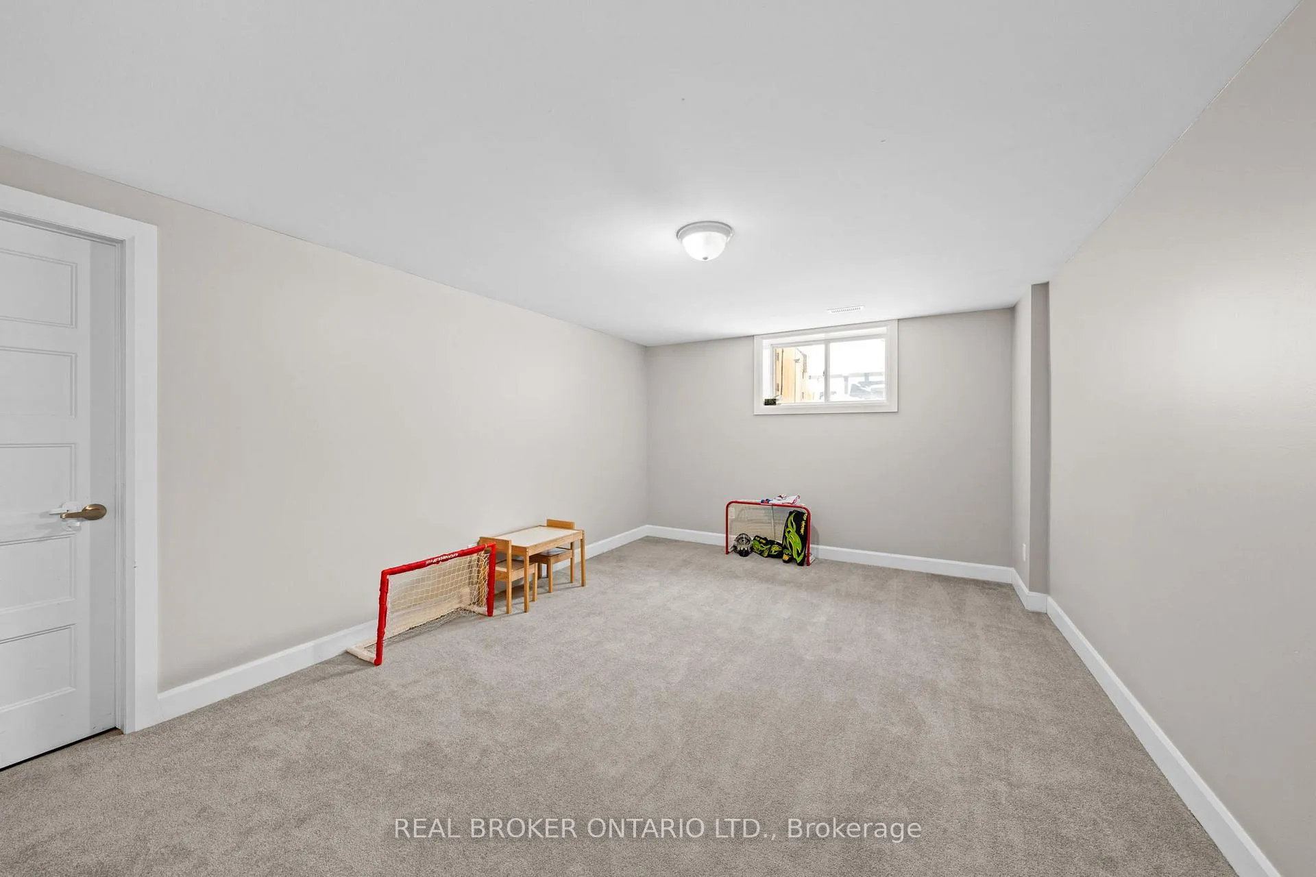 Photo 24 of 49 Mcphail Road, Carleton Place — HOMEH