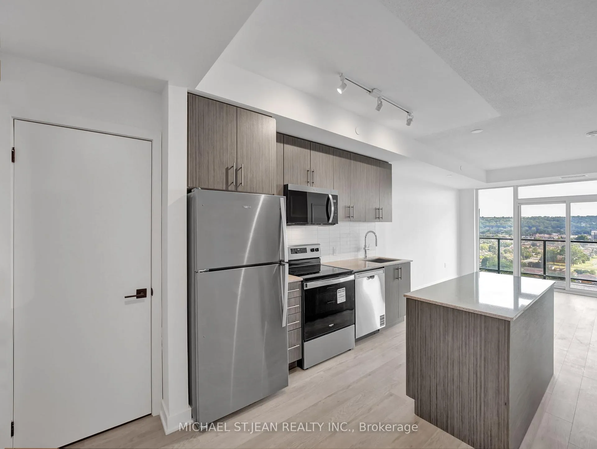 Photo 12 of Unit 1418, 2782 Barton Street E, Hamilton, Grayside — HOMEH