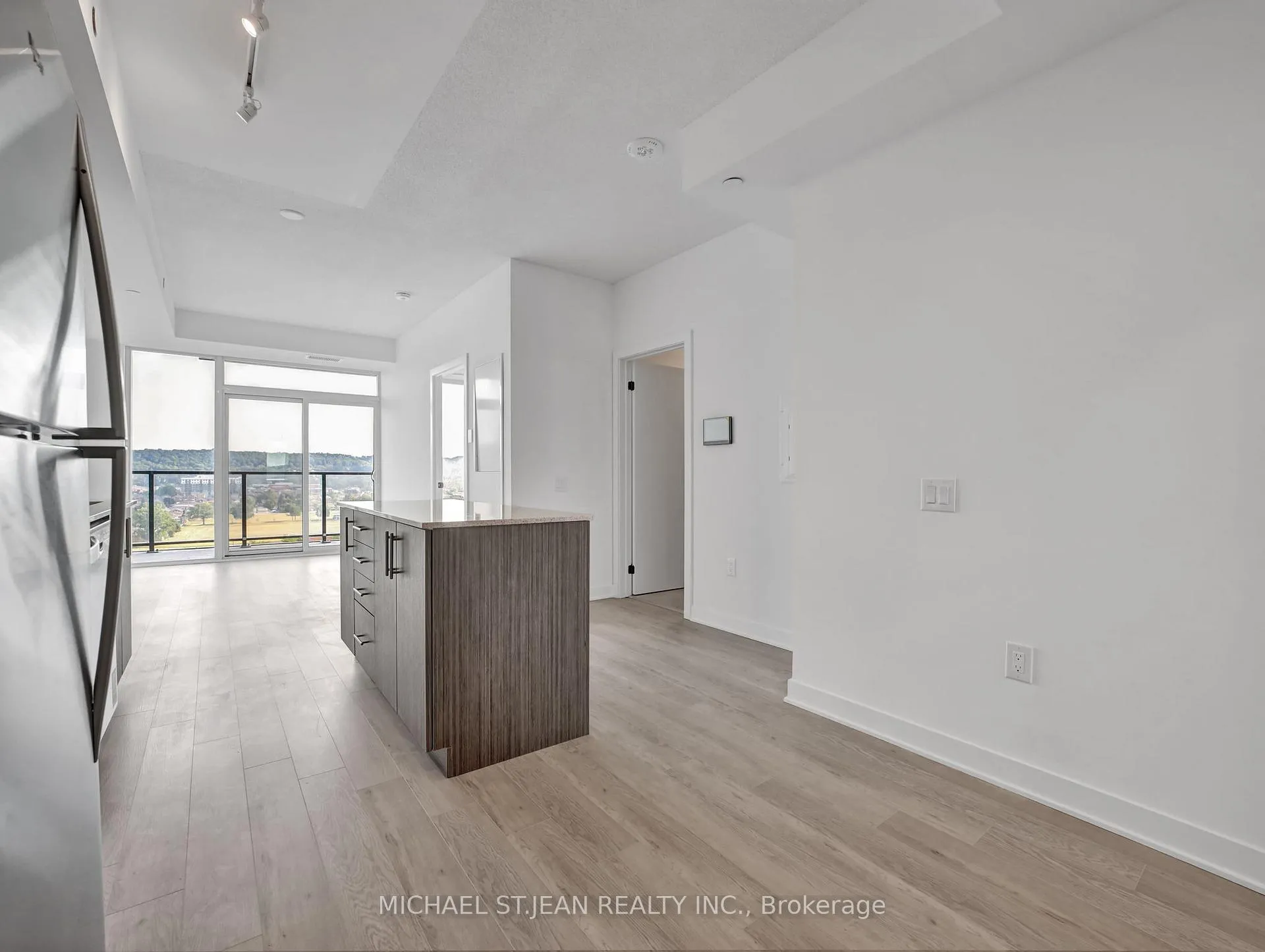 Photo 14 of Unit 1418, 2782 Barton Street E, Hamilton, Grayside — HOMEH