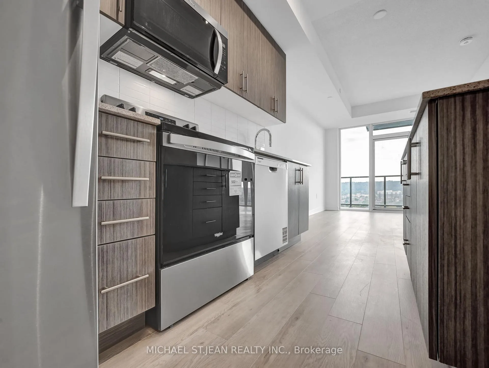 Photo 15 of Unit 1418, 2782 Barton Street E, Hamilton, Grayside — HOMEH