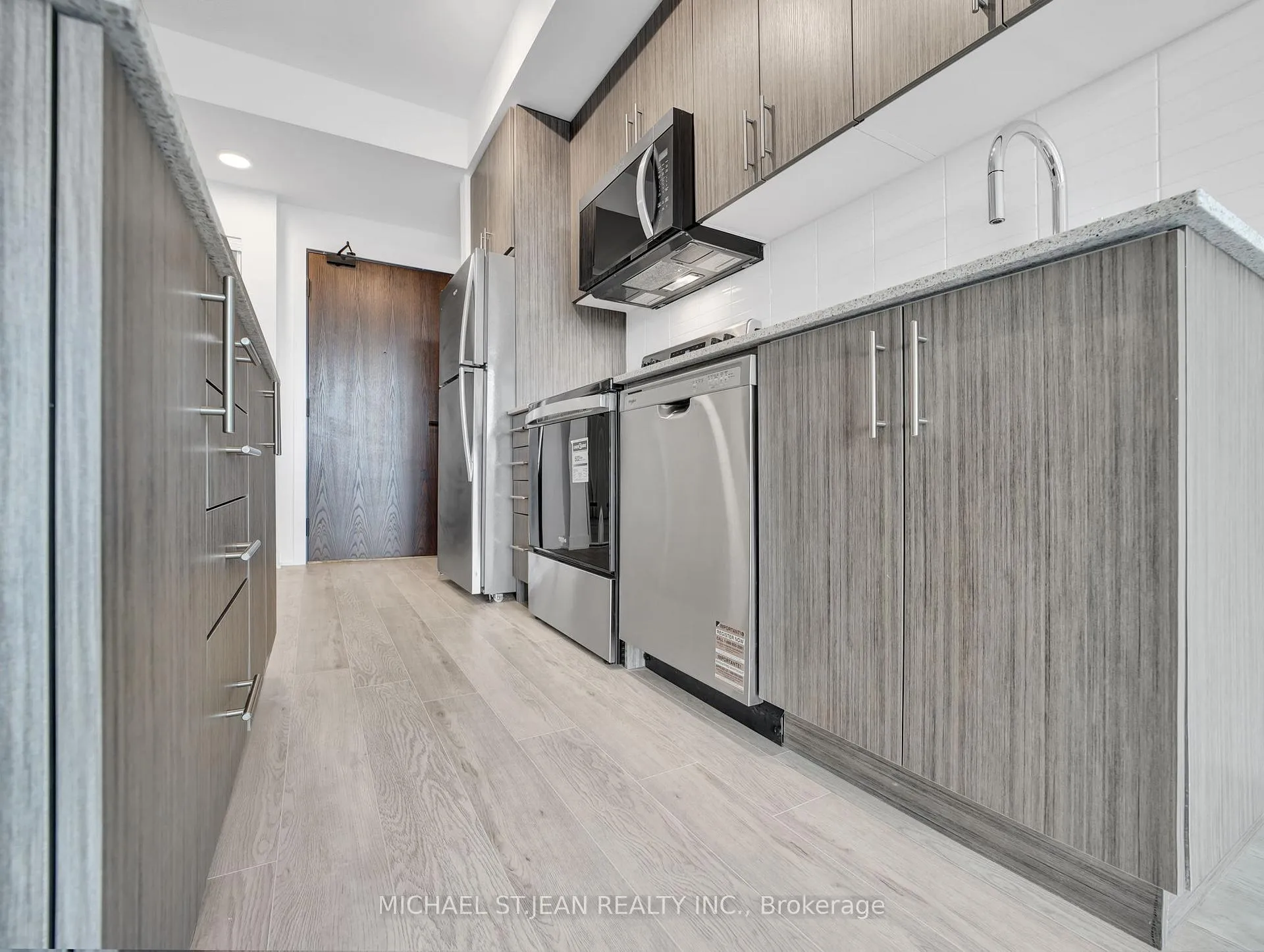 Photo 16 of Unit 1418, 2782 Barton Street E, Hamilton, Grayside — HOMEH