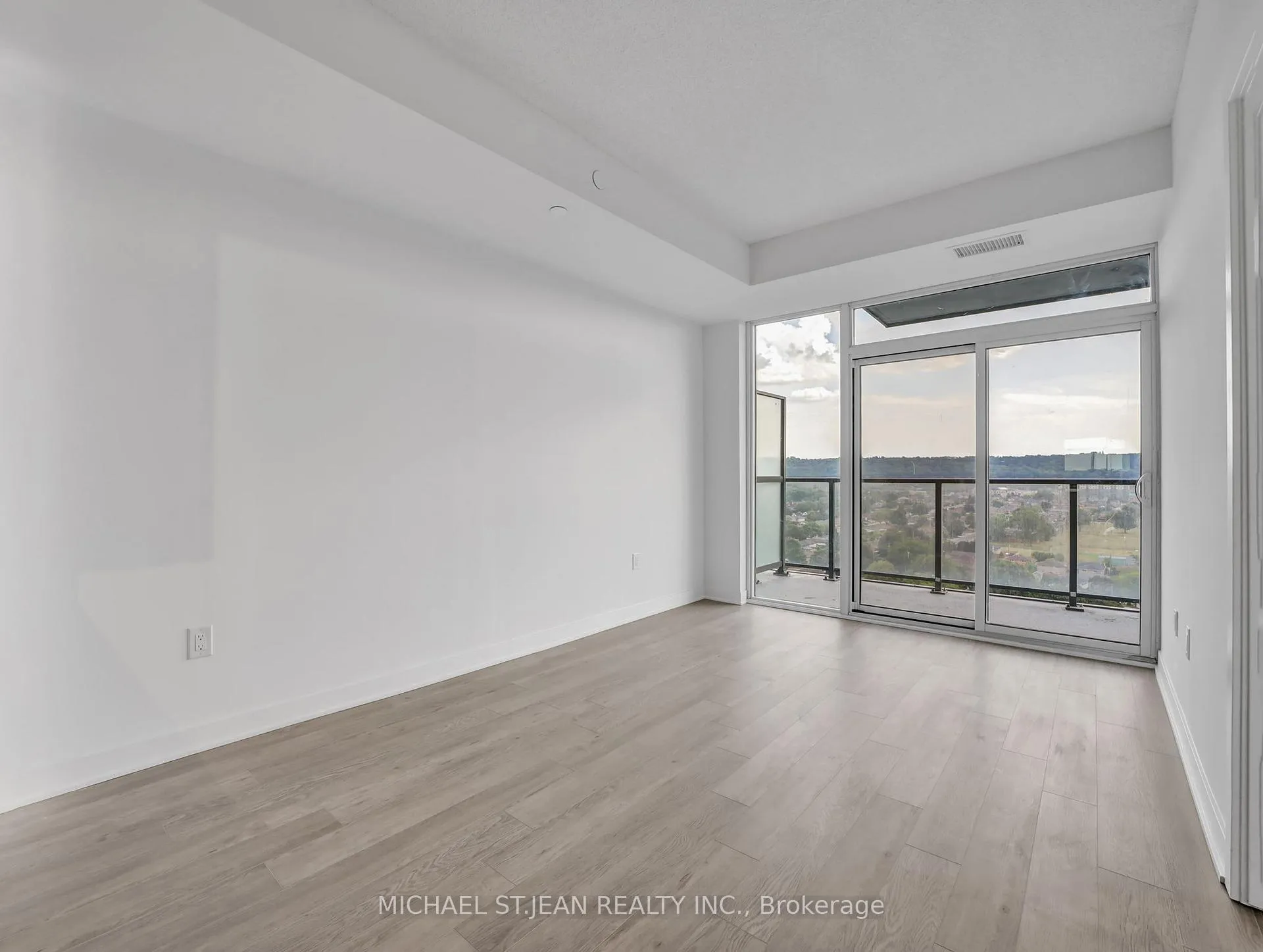 Photo 23 of Unit 1418, 2782 Barton Street E, Hamilton, Grayside — HOMEH