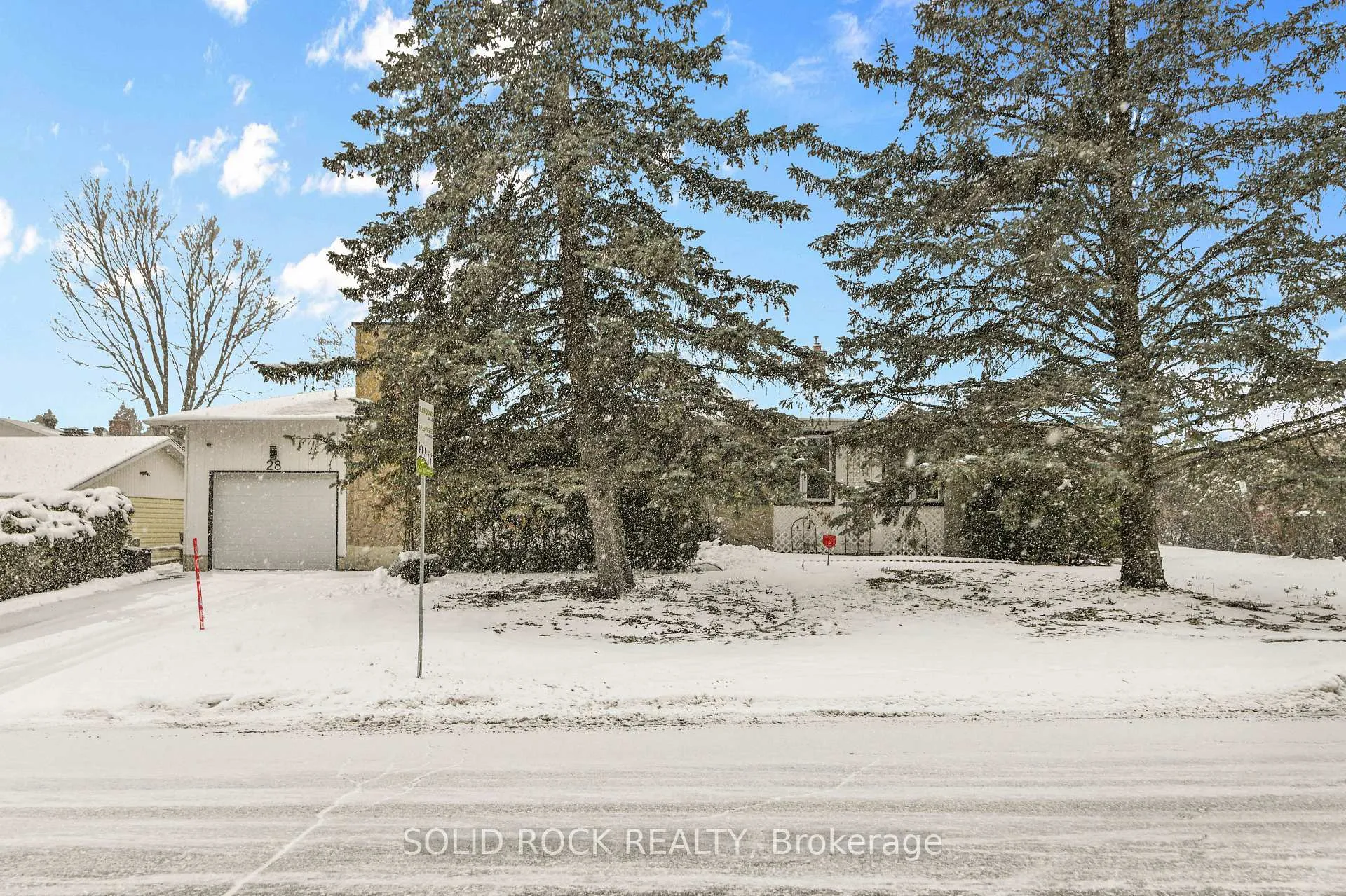 Photo 3 of 28 Carbrooke Street, Ottawa, Kanata - Glencairn/Hazeldean — HOMEH