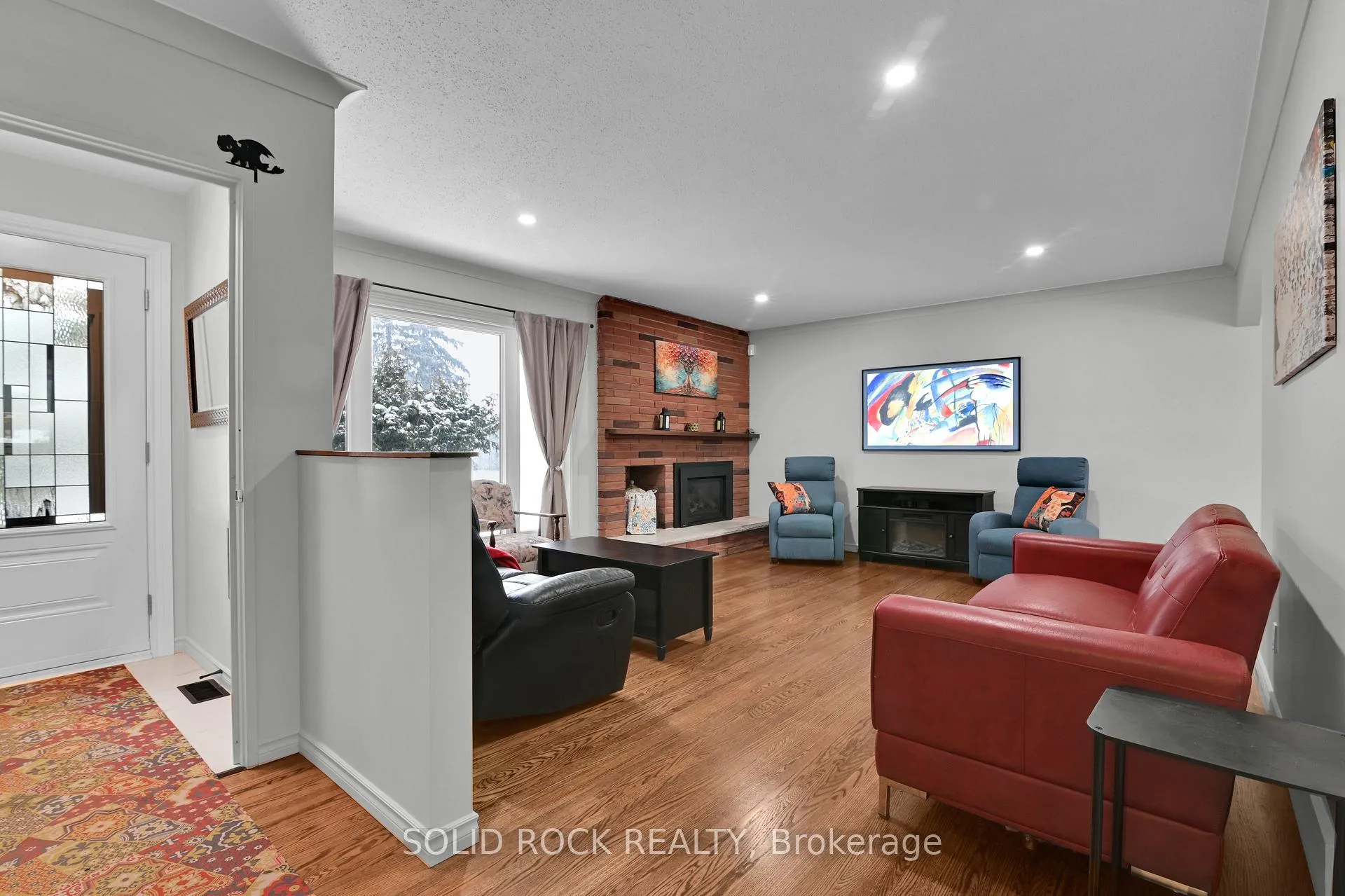 Photo 6 of 28 Carbrooke Street, Ottawa, Kanata - Glencairn/Hazeldean — HOMEH