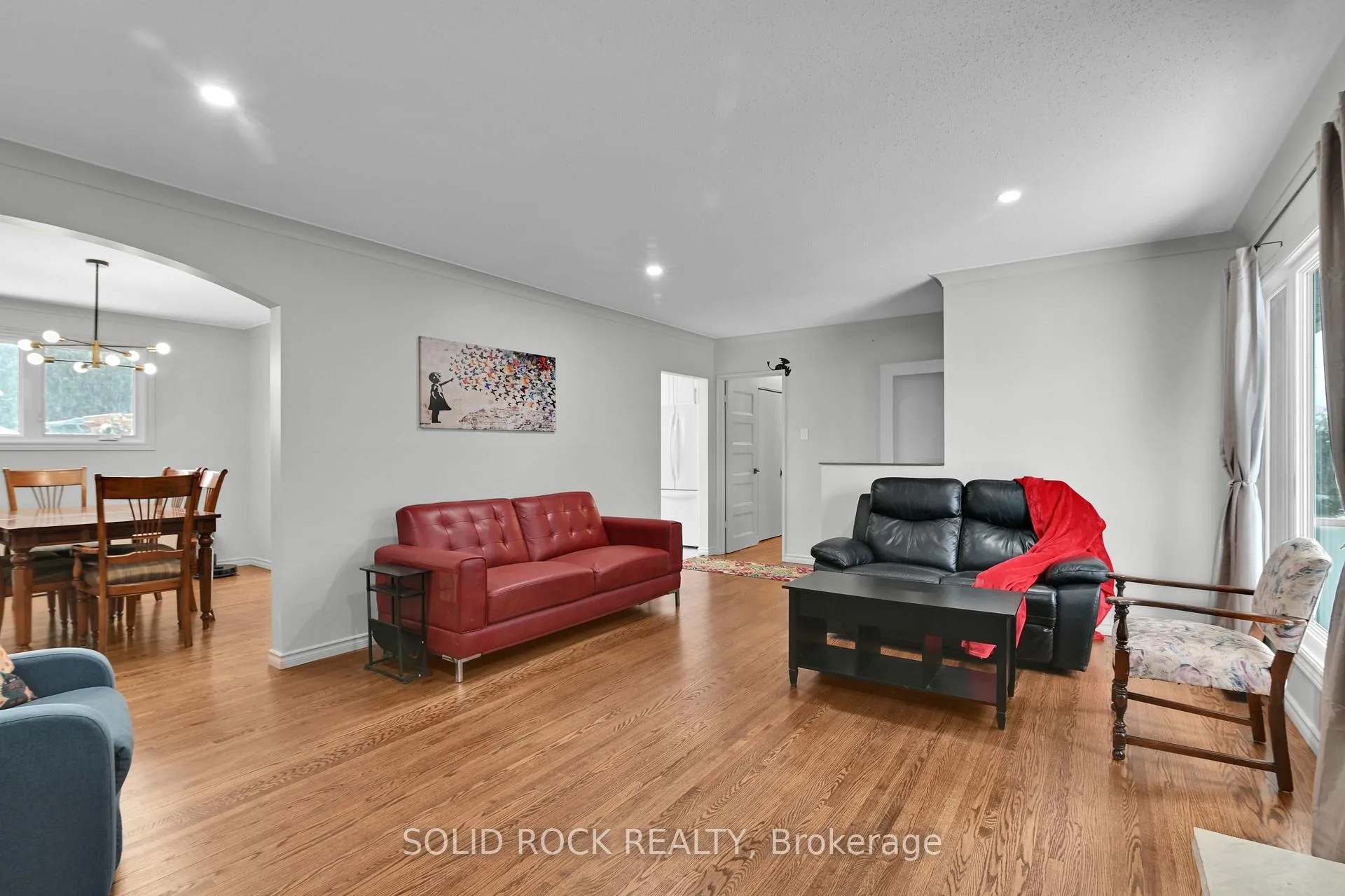Photo 8 of 28 Carbrooke Street, Ottawa, Kanata - Glencairn/Hazeldean — HOMEH
