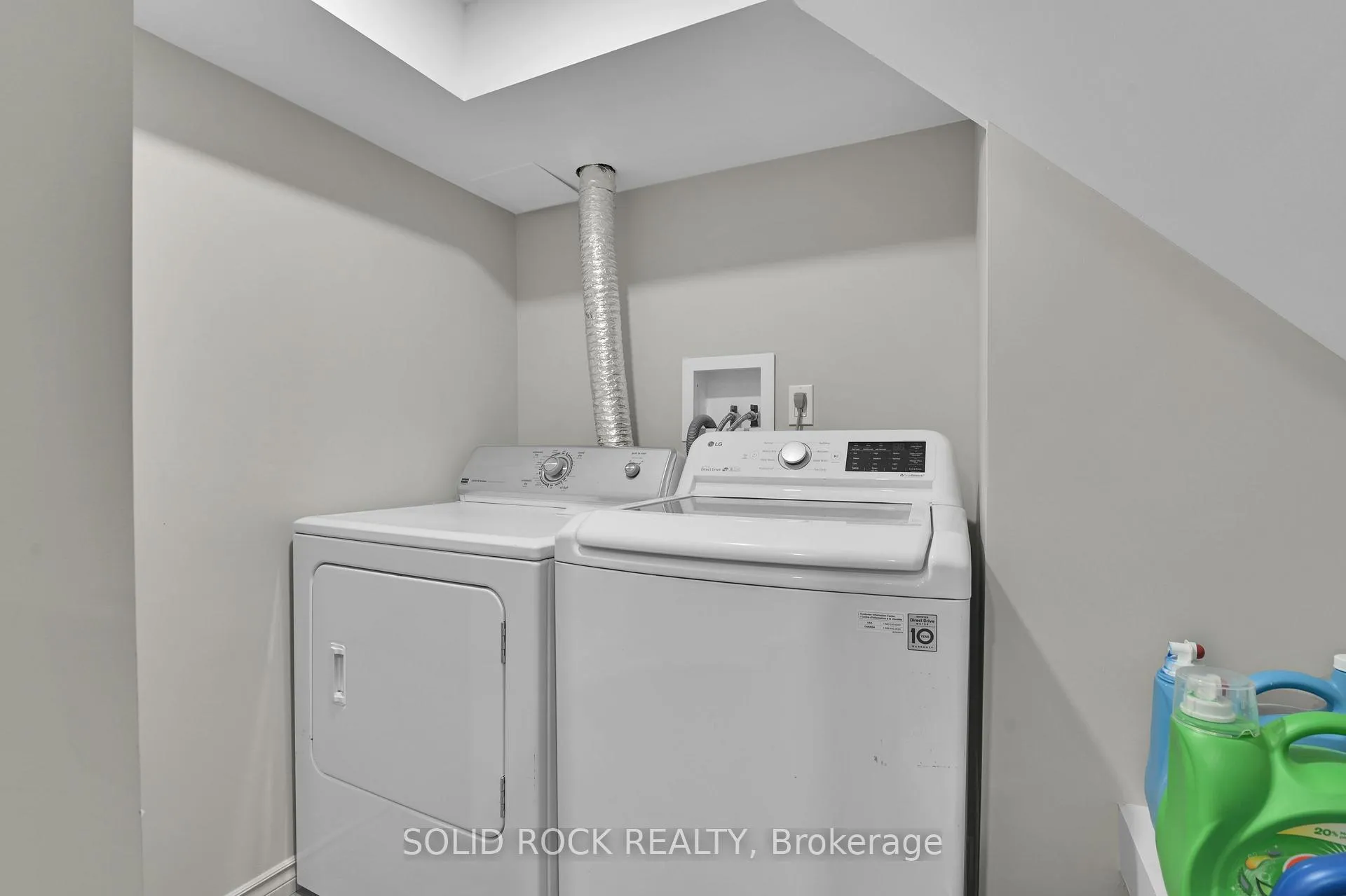 Photo 27 of 28 Carbrooke Street, Ottawa, Kanata - Glencairn/Hazeldean — HOMEH