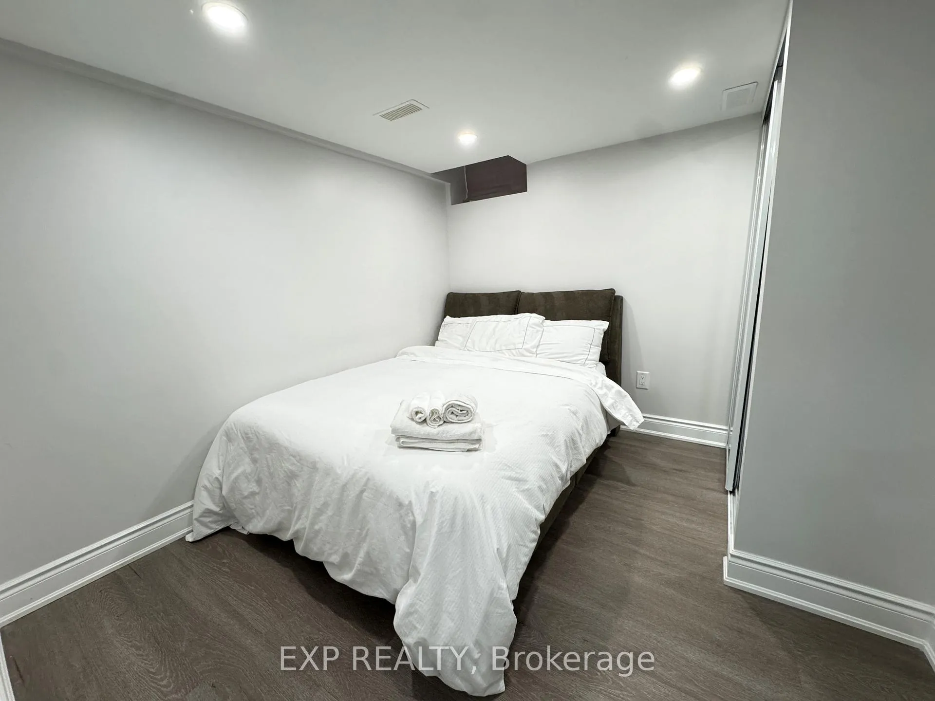 Photo 15 of Unit Basement, 164 Morningside Drive, Halton Hills, Georgetown — HOMEH