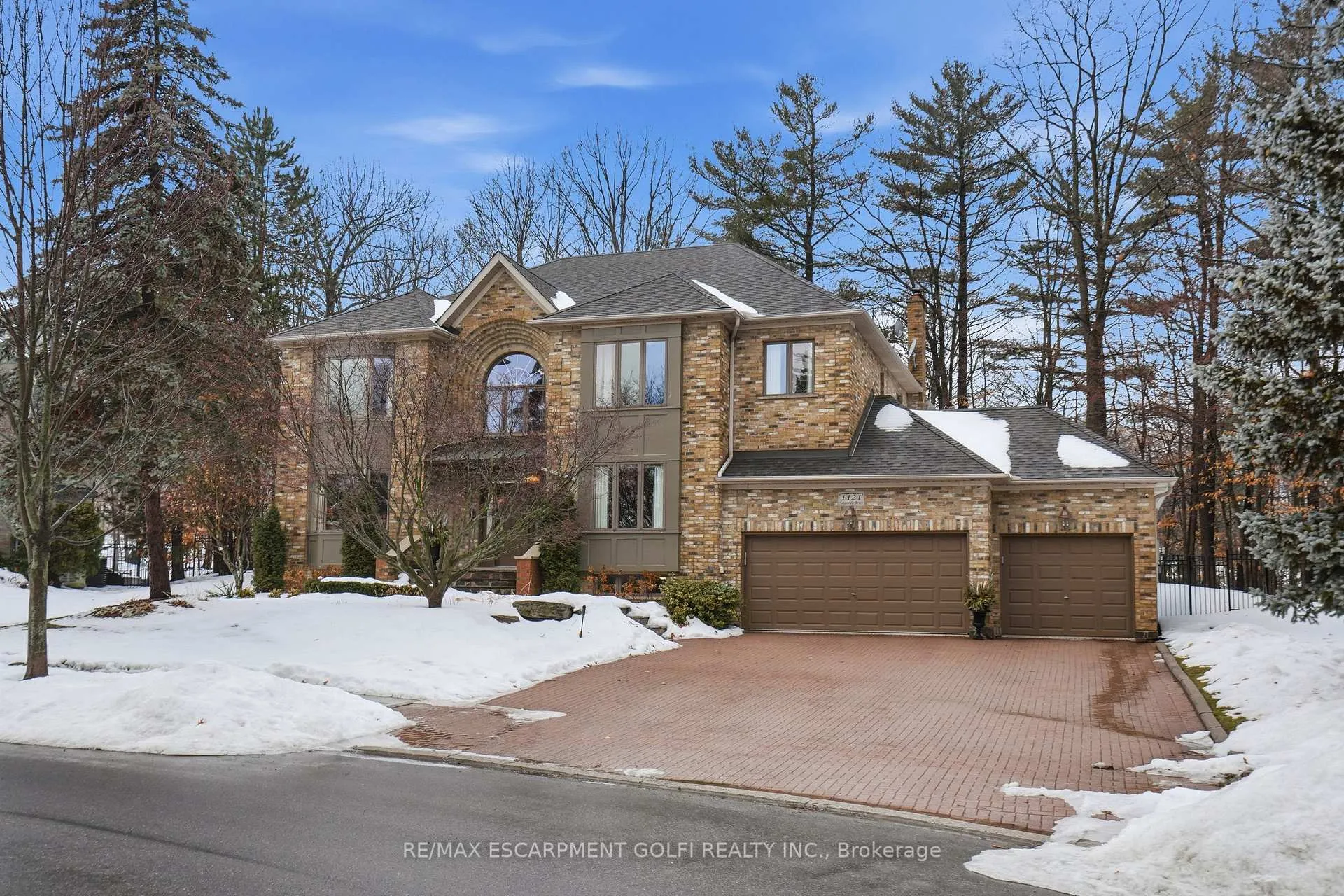 Front of 1121 Forestvale Drive