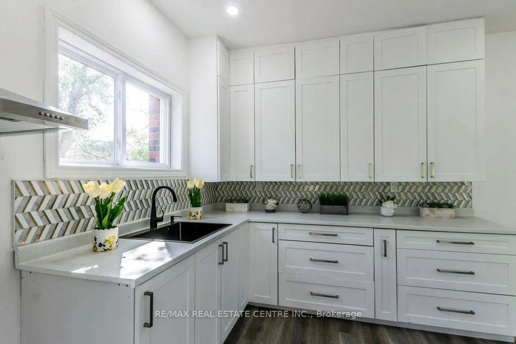 Photo 9 of 1411 Hwy 56, Hamilton, Rural Glanbrook — HOMEH