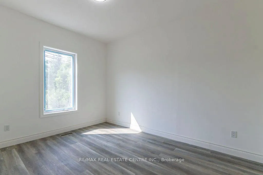 Photo 17 of 1411 Hwy 56, Hamilton, Rural Glanbrook — HOMEH