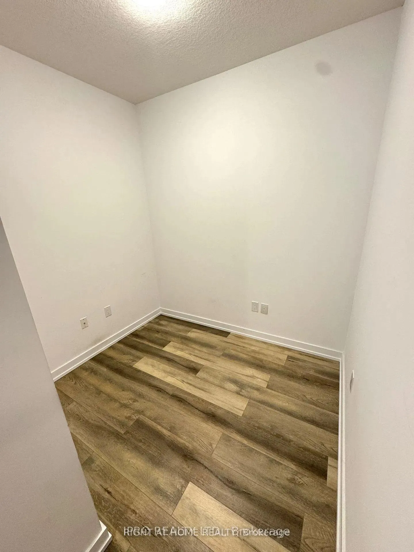Photo 9 of Unit 316, 470 Dundas Street E, Hamilton, Waterdown — HOMEH