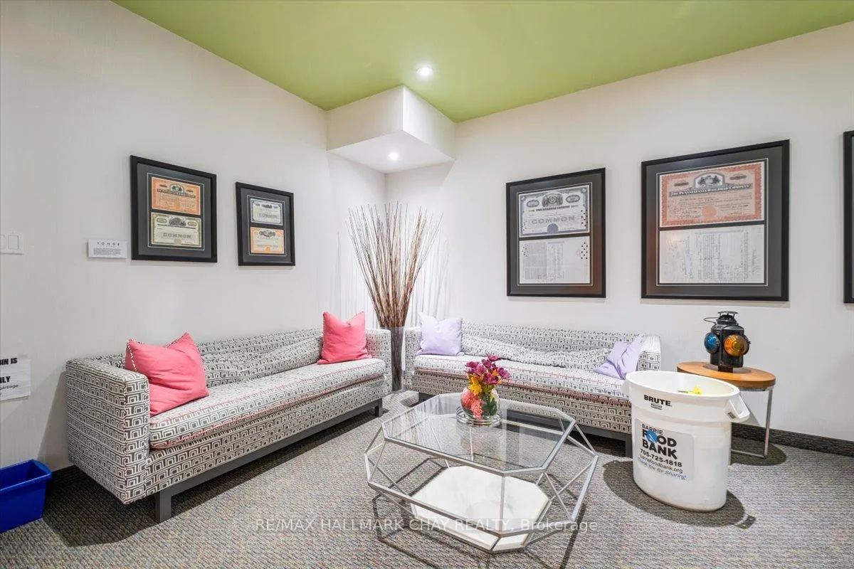 Photo 6 of Unit 306, 720 Yonge Street, Barrie, Painswick South — HOMEH