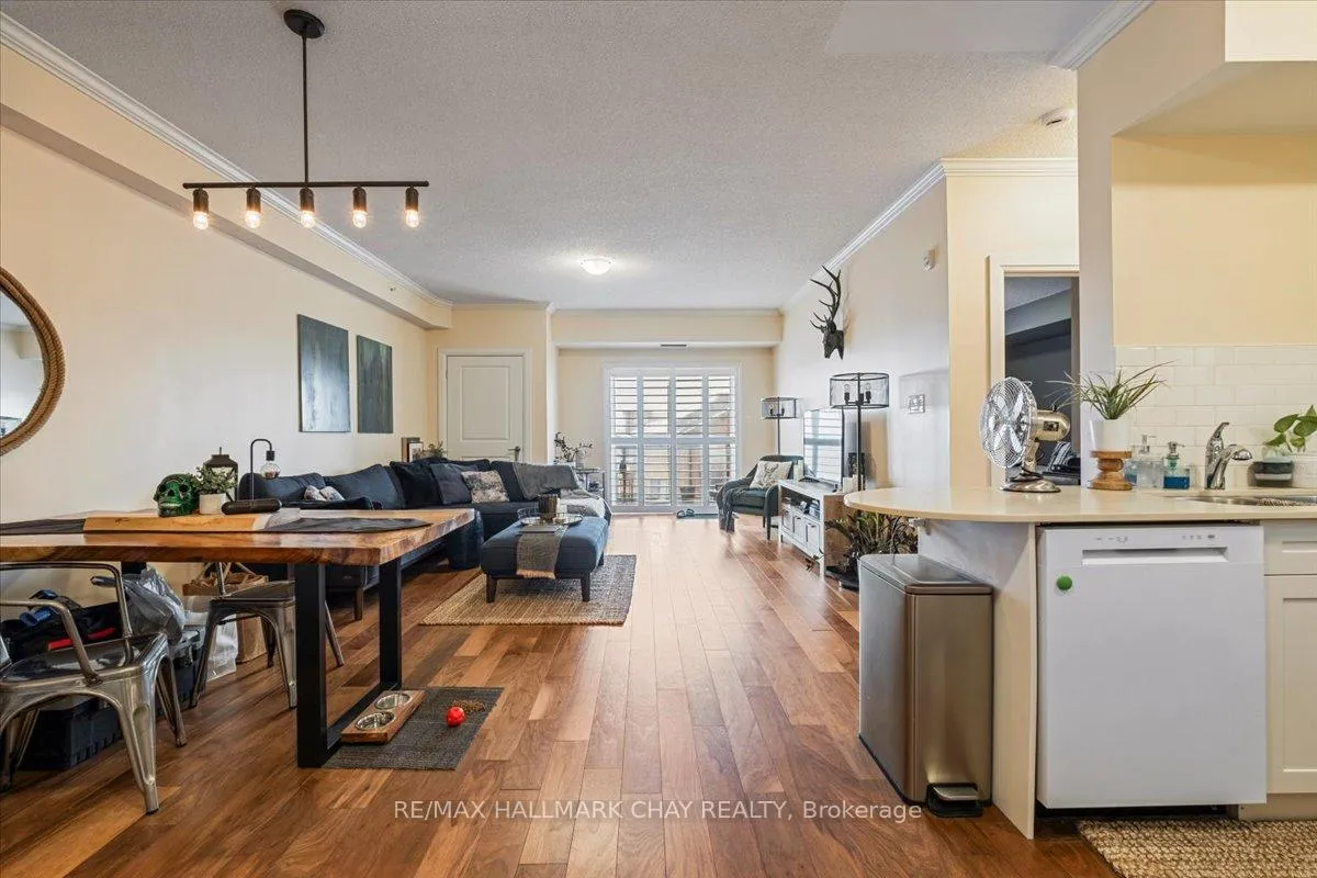 Photo 12 of Unit 306, 720 Yonge Street, Barrie, Painswick South — HOMEH