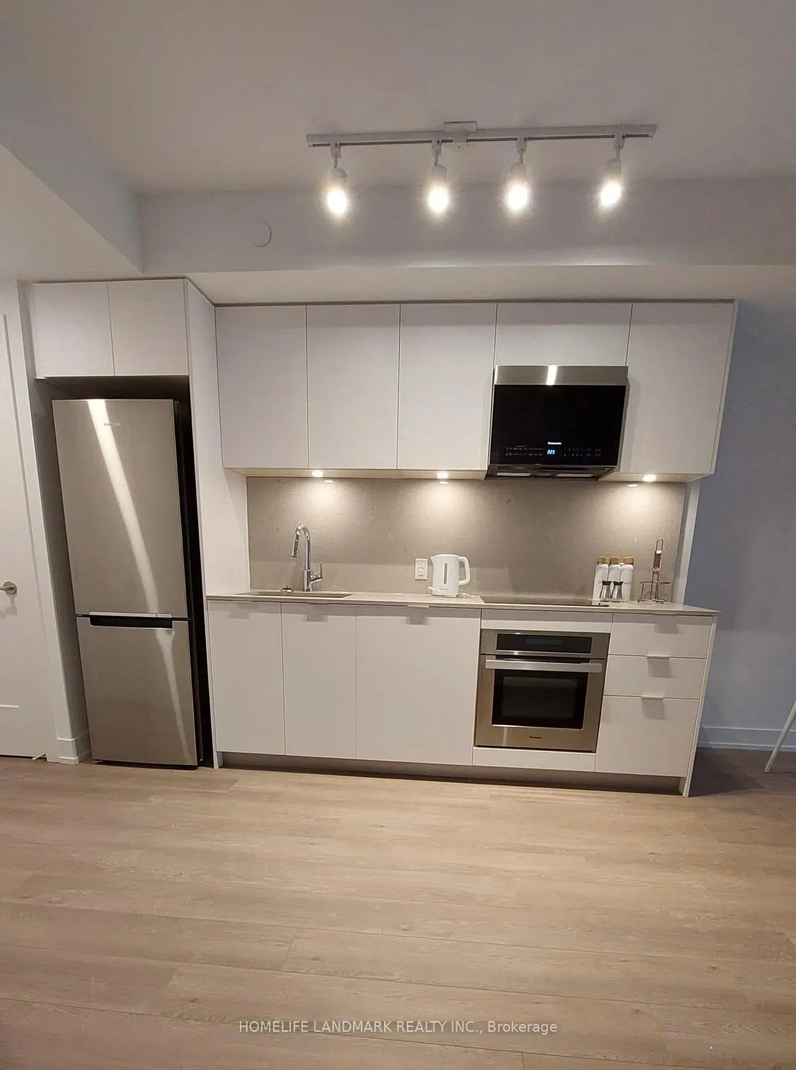 Photo 6 of Unit 705, 9 Clegg Road N, Markham, Unionville — HOMEH