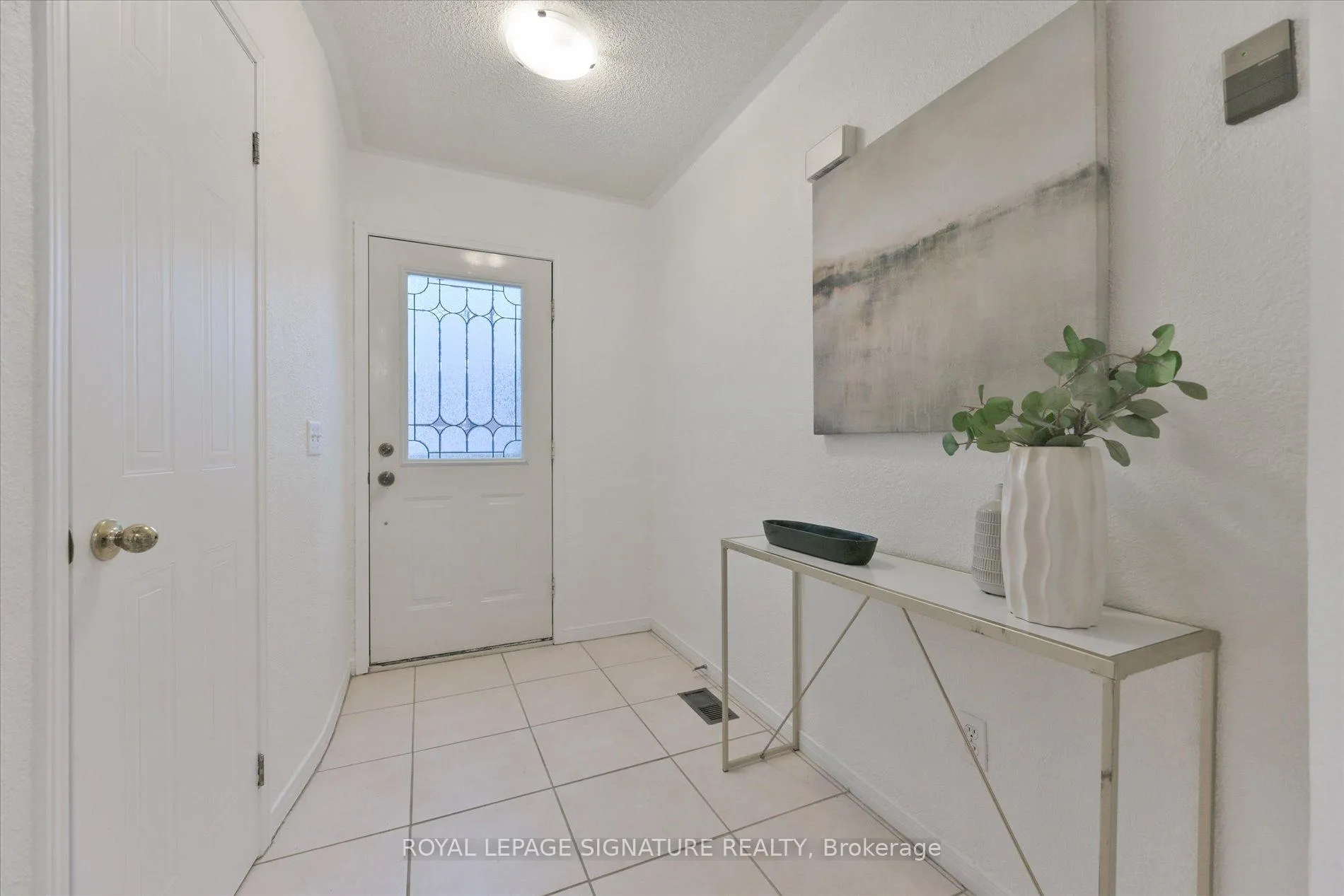 Photo 3 of Unit 6, 6157 Kingston Road, Scarborough, Centennial Scarborough — HOMEH