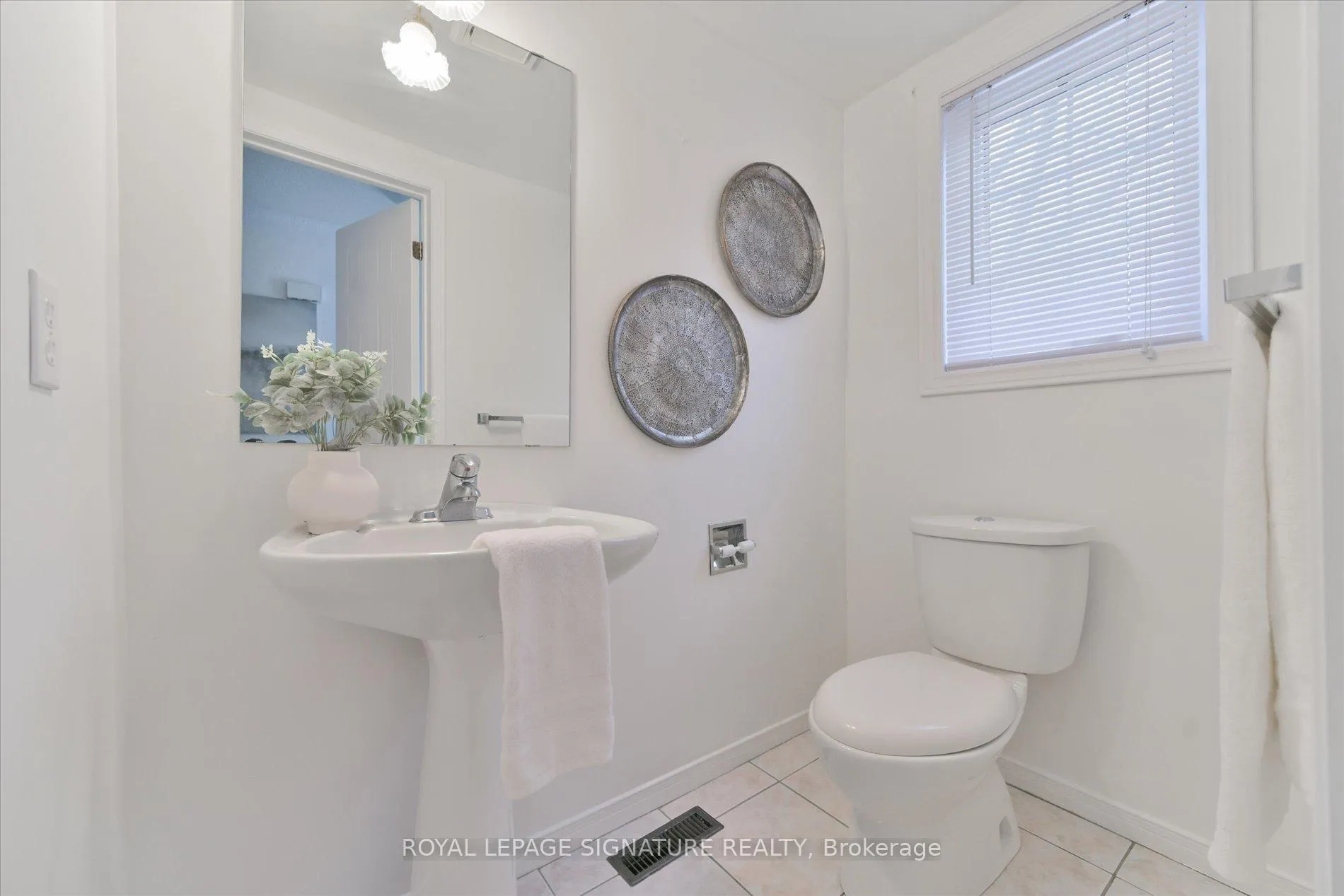 Photo 4 of Unit 6, 6157 Kingston Road, Scarborough, Centennial Scarborough — HOMEH