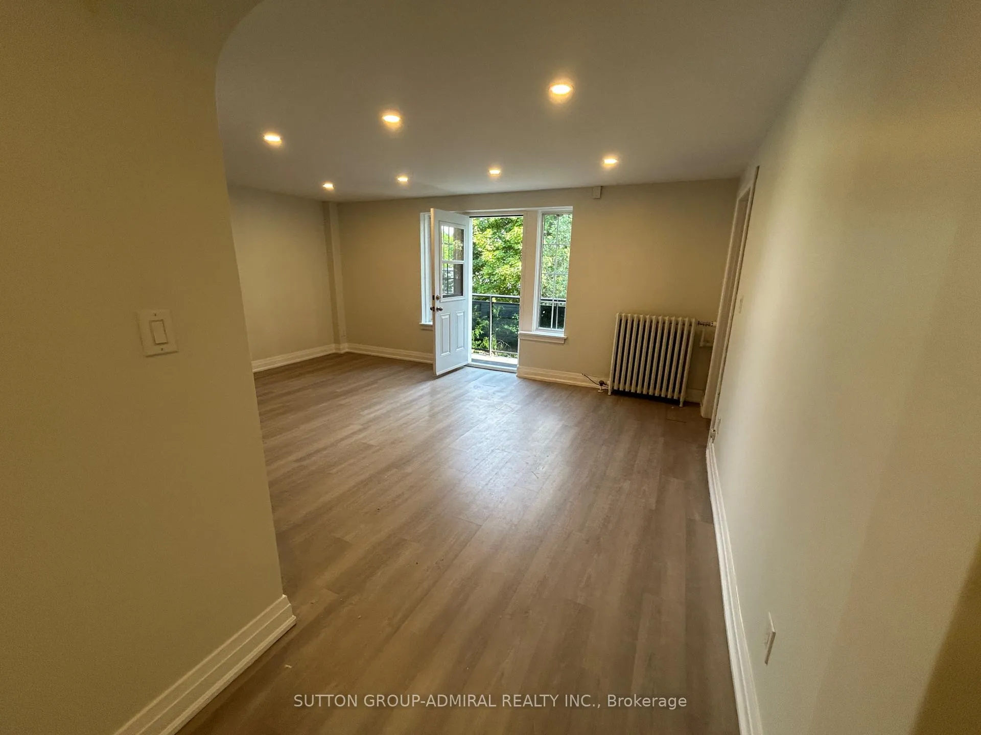 Photo 3 of Unit 202, 701 Eglinton Avenue W, Toronto, Forest Hill South — HOMEH