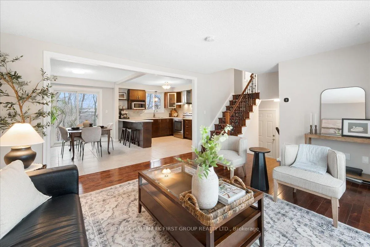 Photo 9 of 7 Cole Avenue, Clarington, Bowmanville — HOMEH