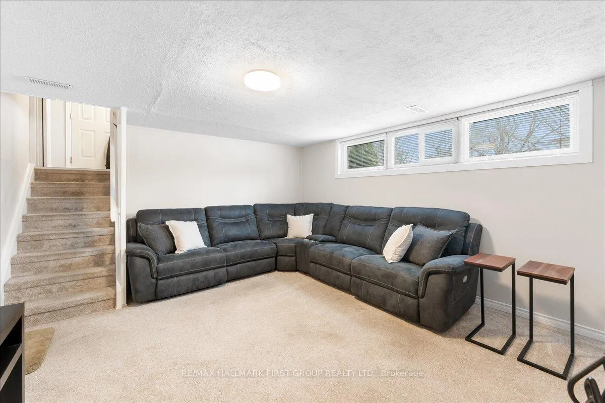 Photo 19 of 7 Cole Avenue, Clarington, Bowmanville — HOMEH